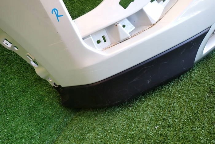 MITSUBISHI ECLIPSE CROSS 17- PREDNÝ NÁRAZNÍK