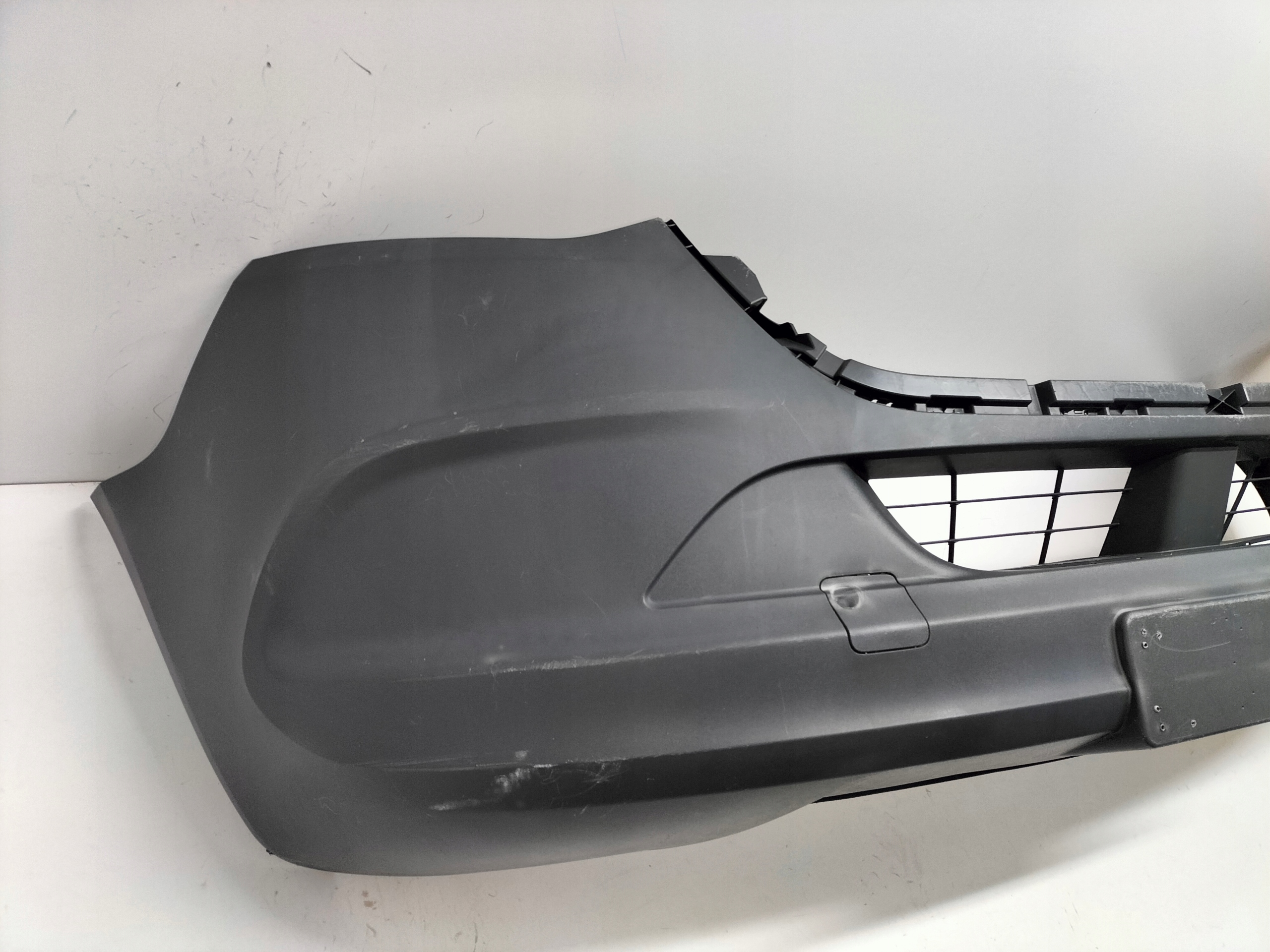 PREDNÝ NÁRAZNÍK MERCEDES SPRINTER W907 910 18-