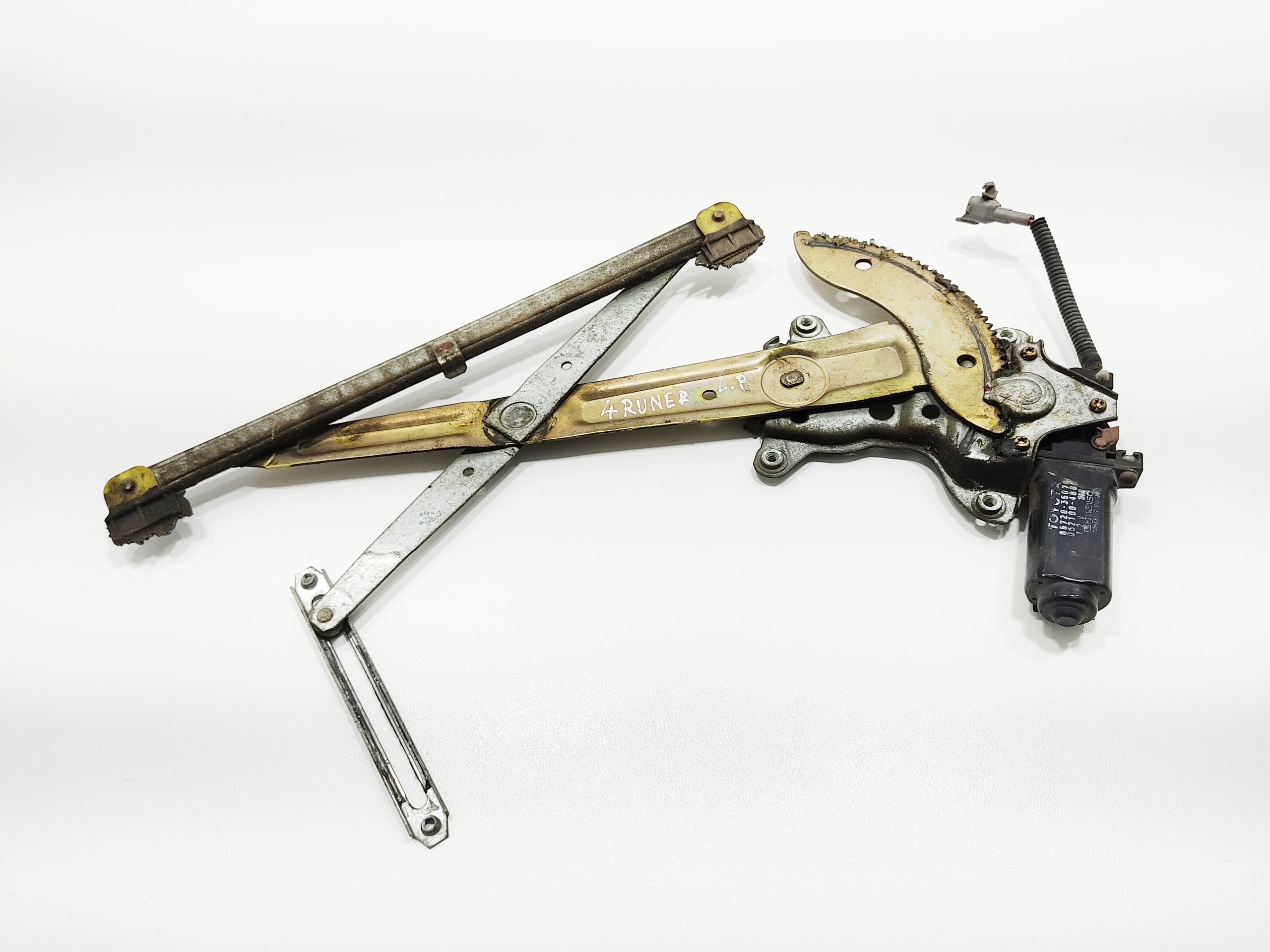 LAVE PREDNE STAHOVANIE OKNA 4RUNNER 85720-35070 90-