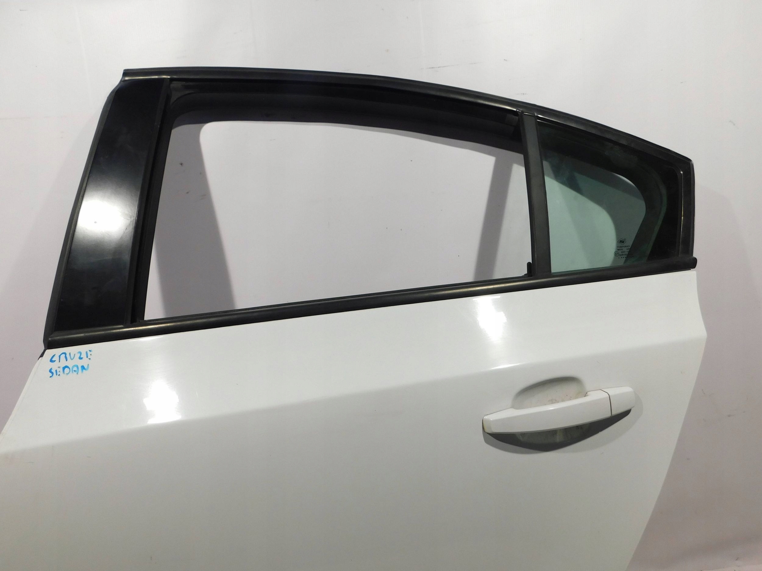 LAVE ZADNE DVERE CHEVROLET CRUZE SEDAN 09-