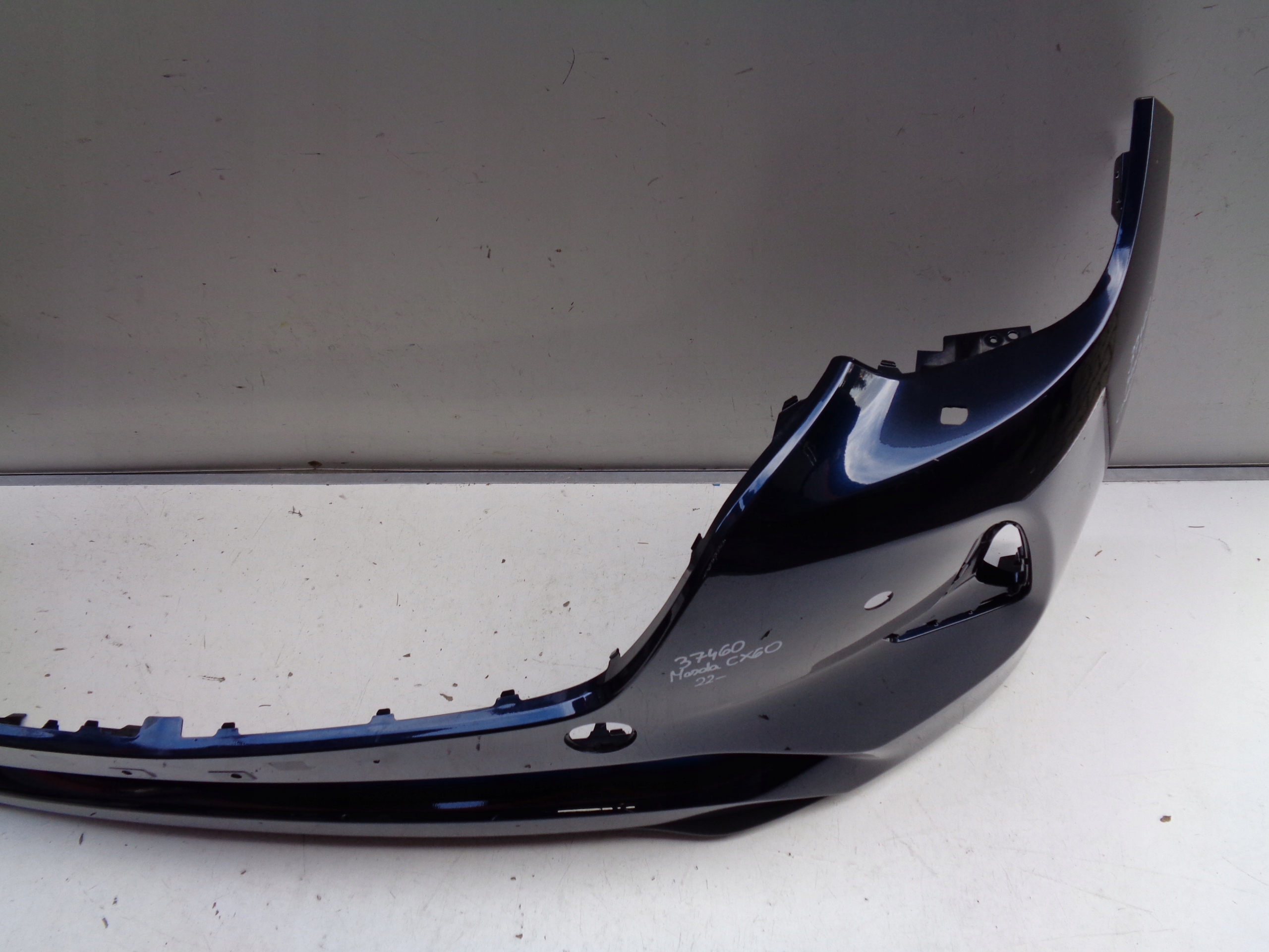 PREDNÝ NÁRAZNÍK MAZDA CX60 22- NR 37460