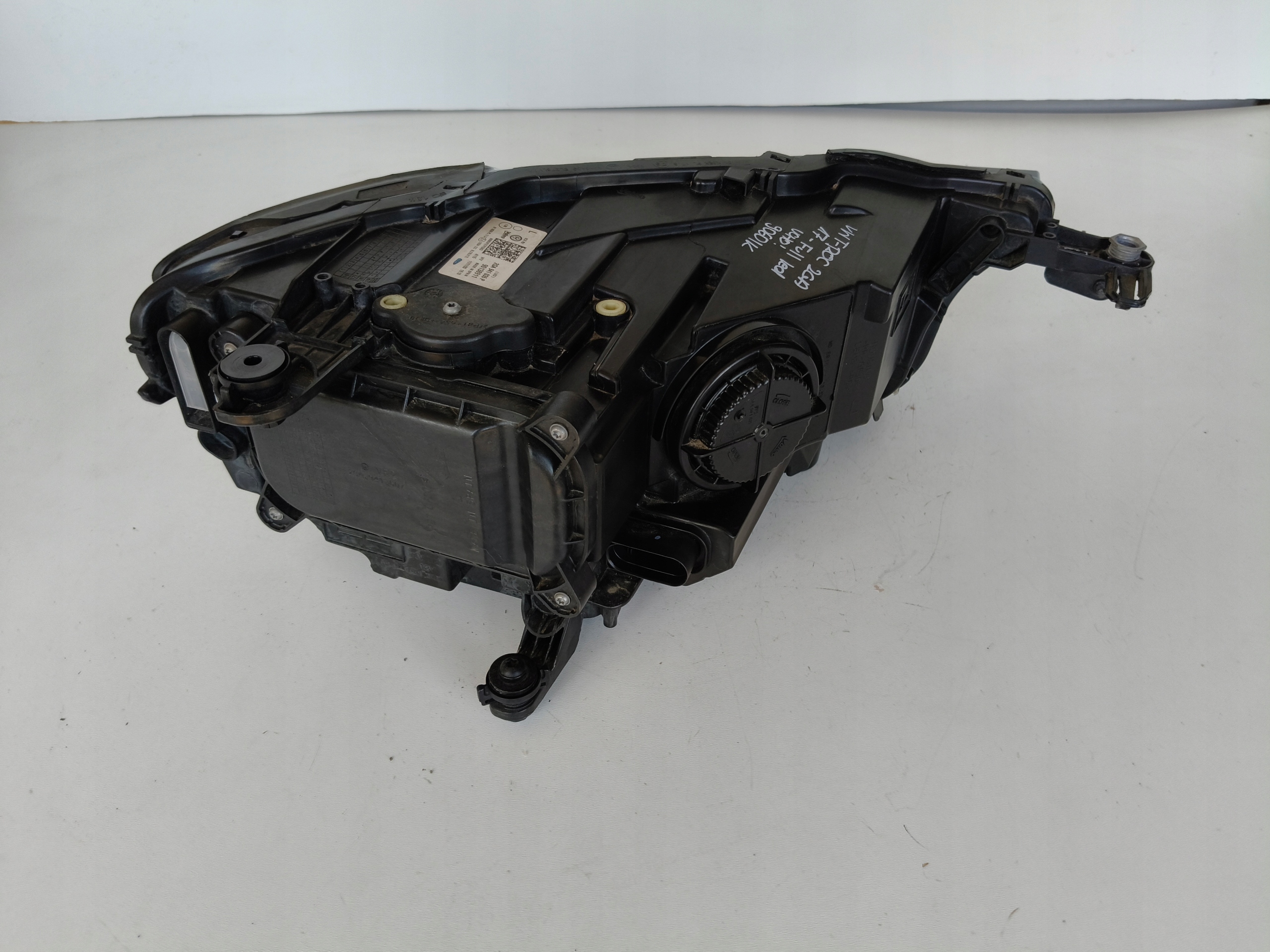 LAVE PREDNE SVETLO VW T-ROC 2GA 17- FULL LED