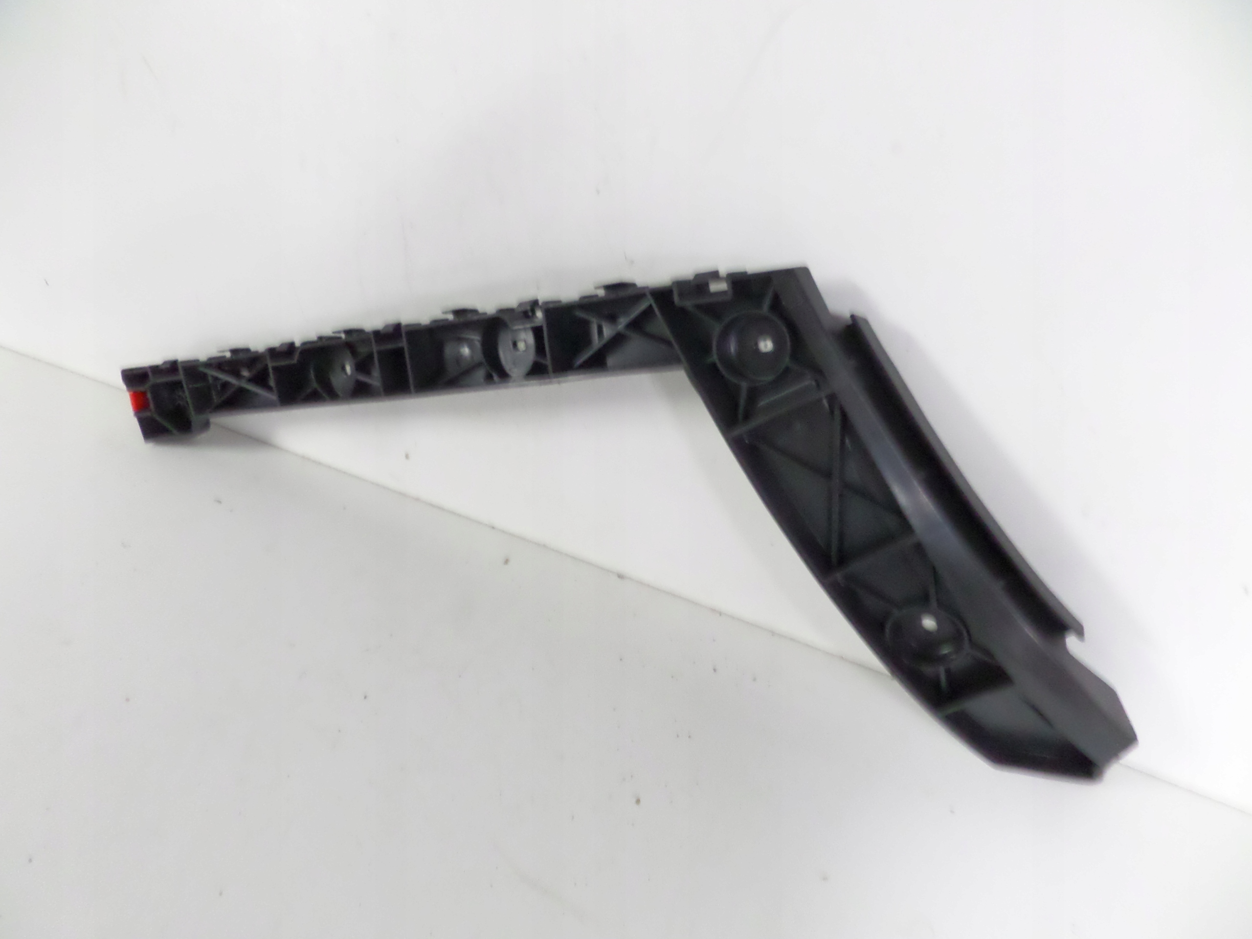 LAVY ZADNY DRZIAK OPEL INSIGNIA A LIFT 13-