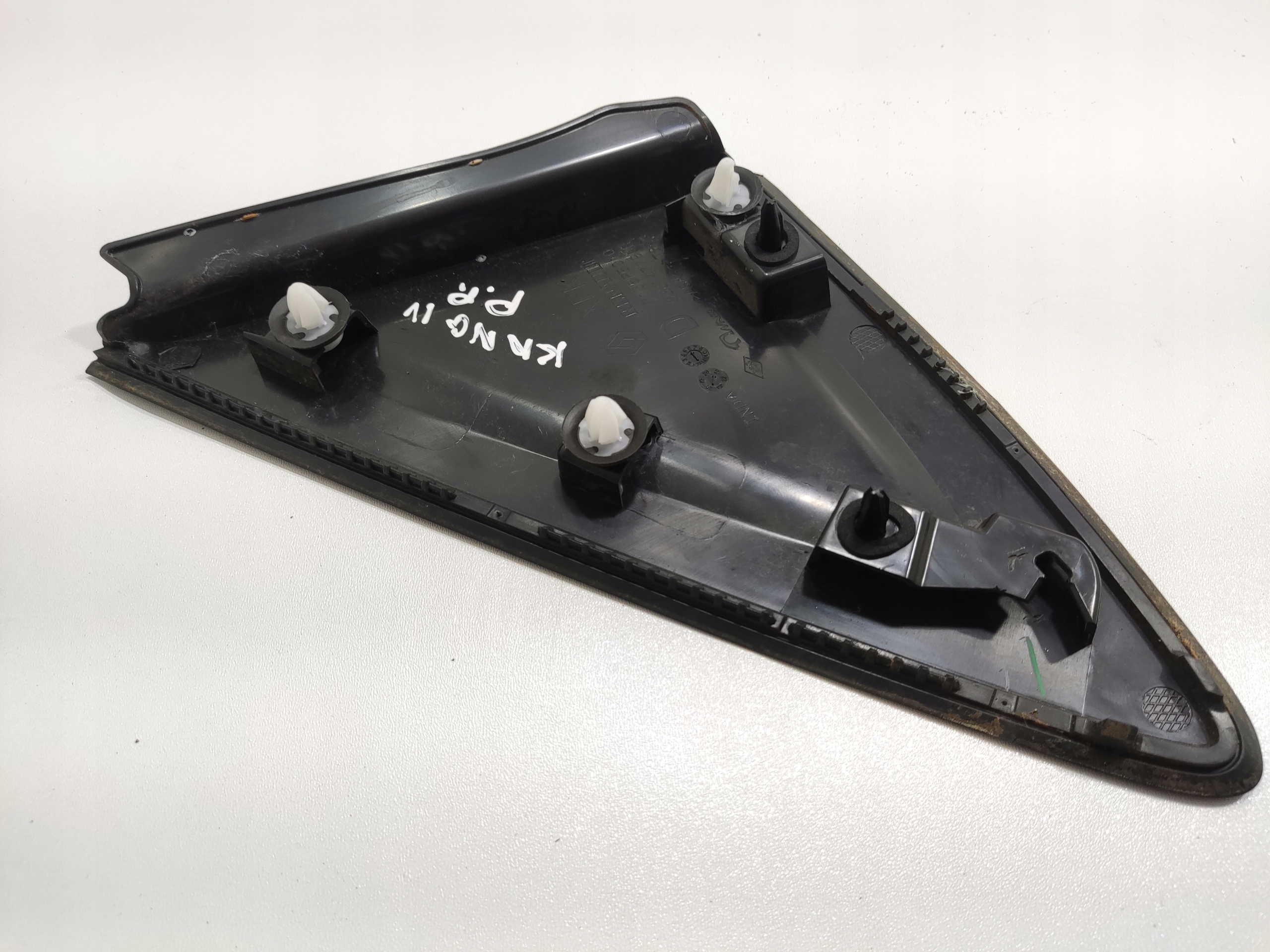 ZÁSLEPKA PRAVA TROJUHOLNÍK BLATNIKA RENAULT KANGOO IV 2022-2025 638747799R