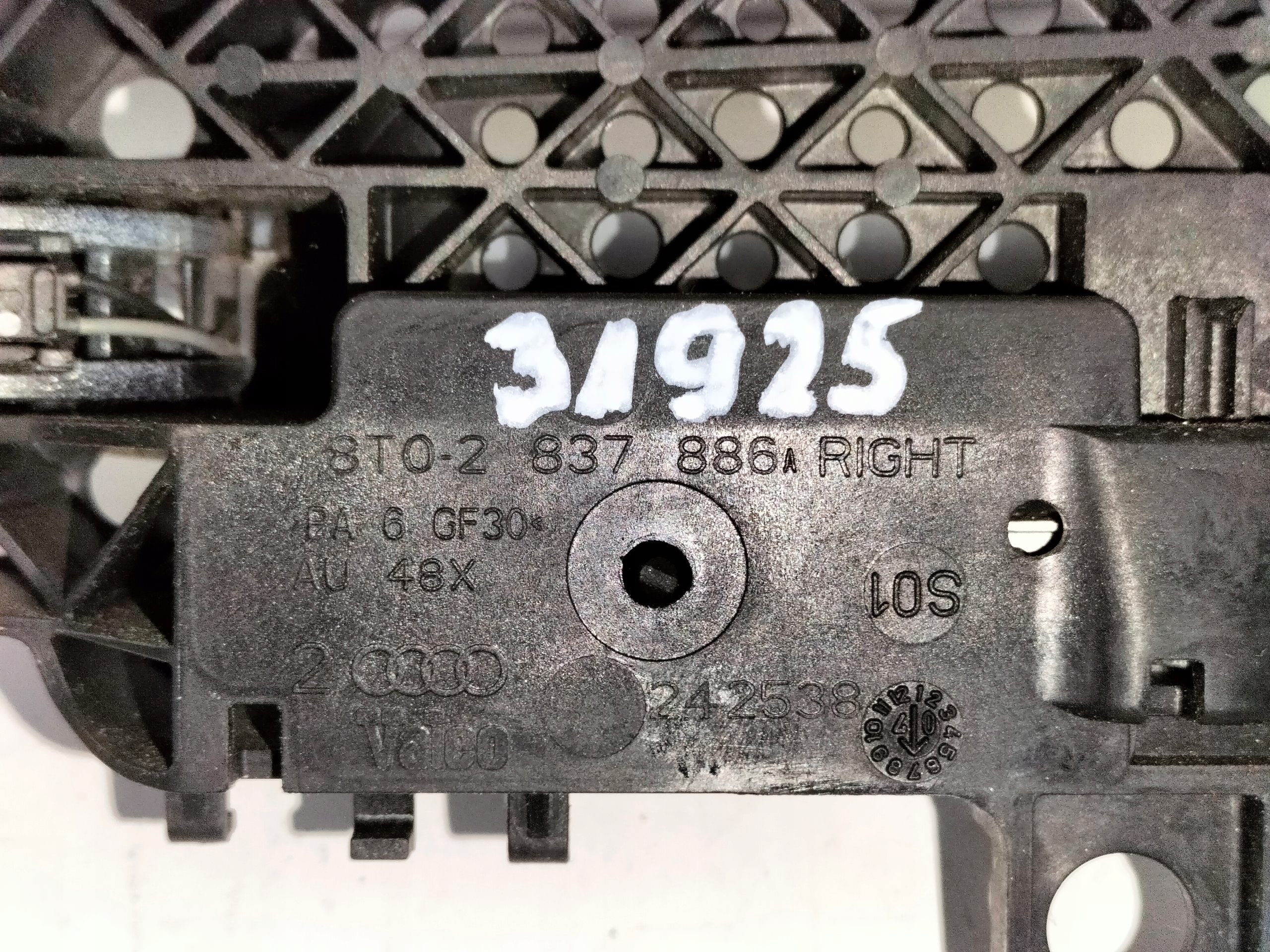 KĽUČKA PRAVÝCH PREDNÝCH DVERÍ AUDI A4 A5 B8 07- S KÁBLOM SYSTEM KESSY