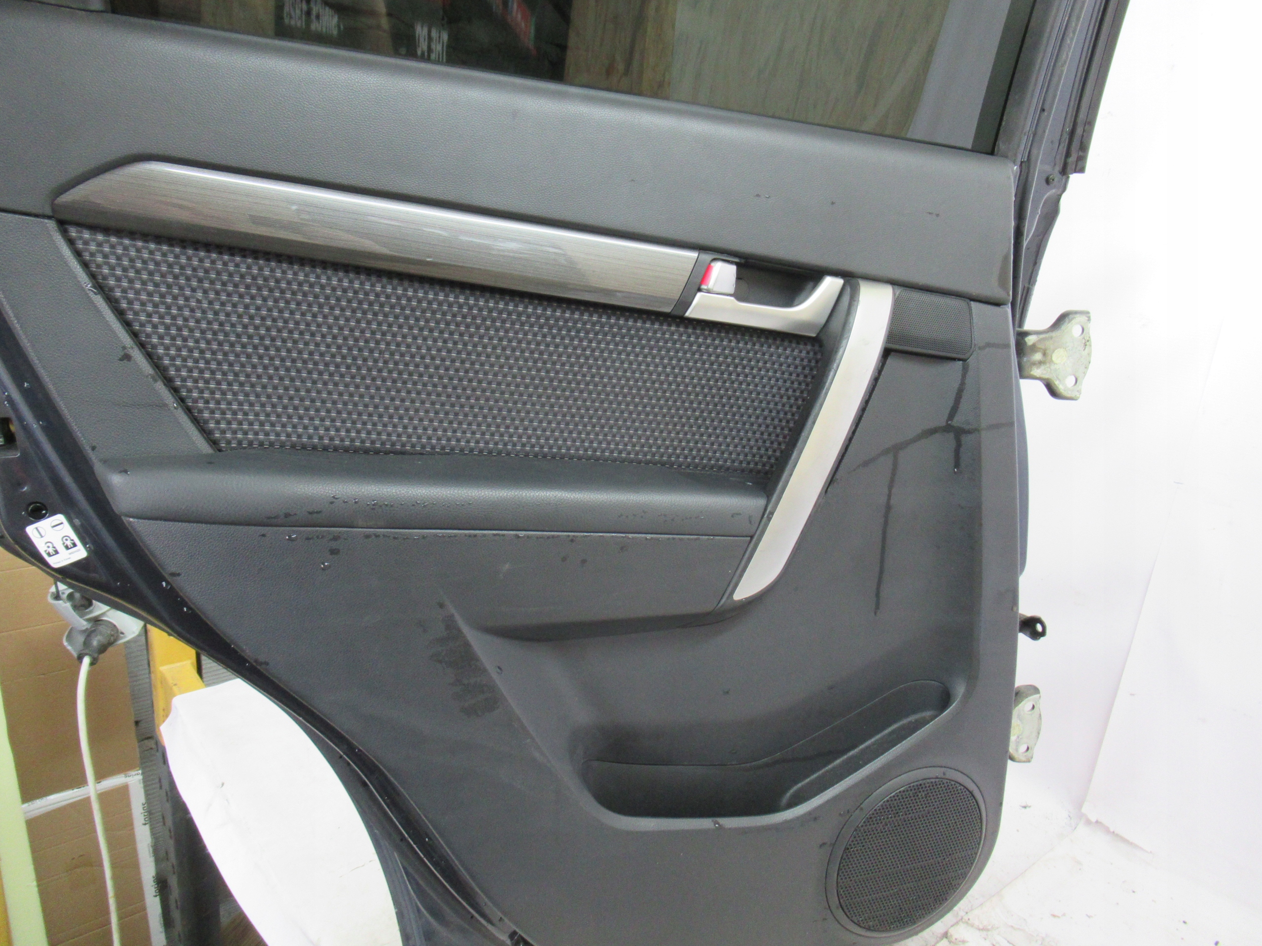 ĽAVÉ ZADNÉ DVERE CHEVROLET CAPTIVA 06-