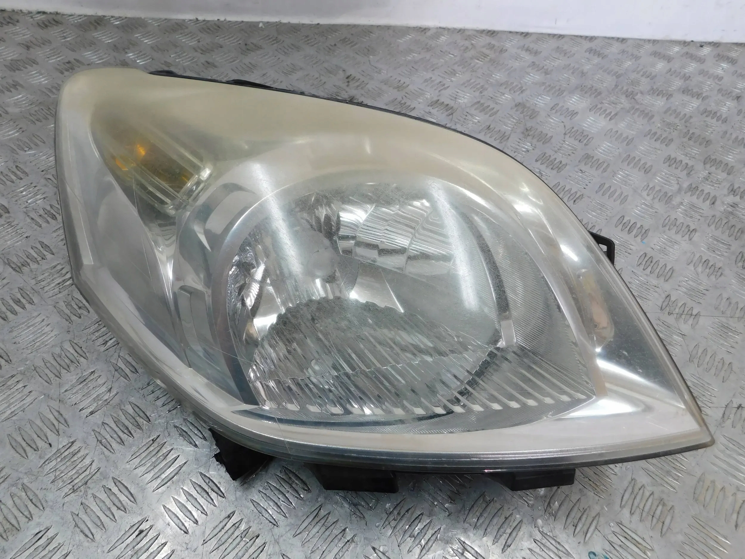 PRAVE PREDNE SVETLO CITROEN NEMO FIORINO