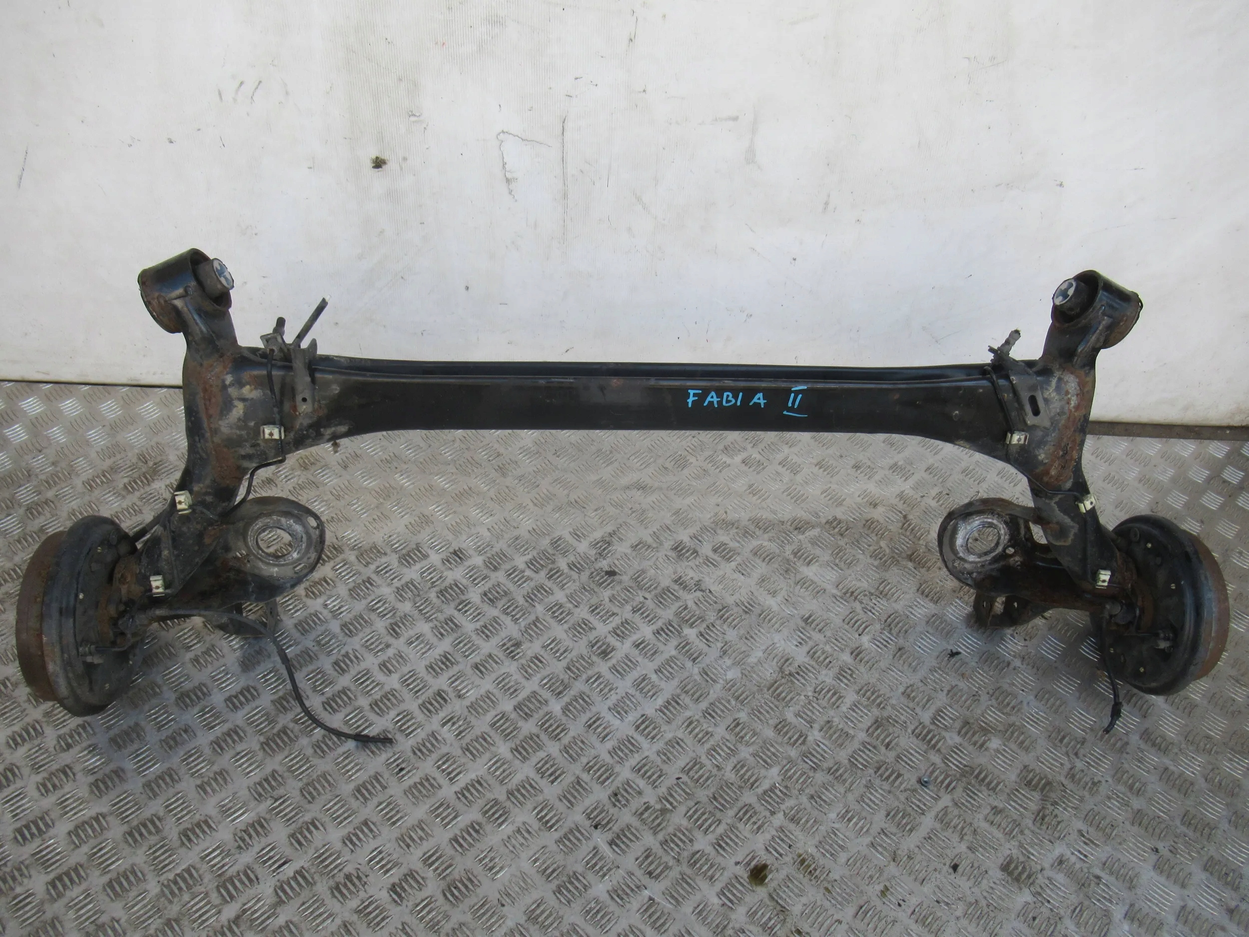 ZADNÁ NÁPRAVA SKODA FABIA II 2 KOMBI