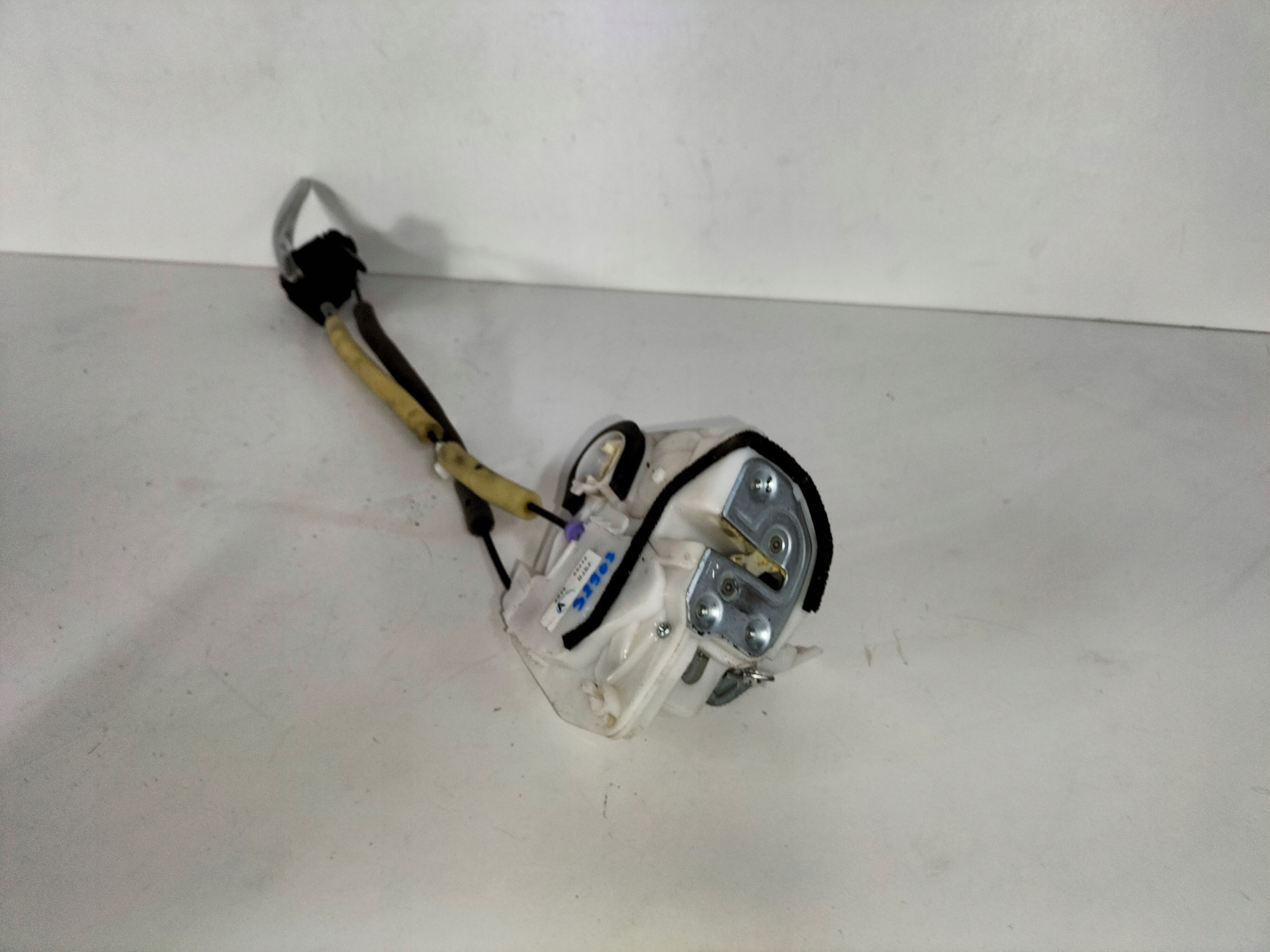 ZÁMOK PRAVÝCH PREDNÝCH DVERÍ MAZDA 3 BM 13-