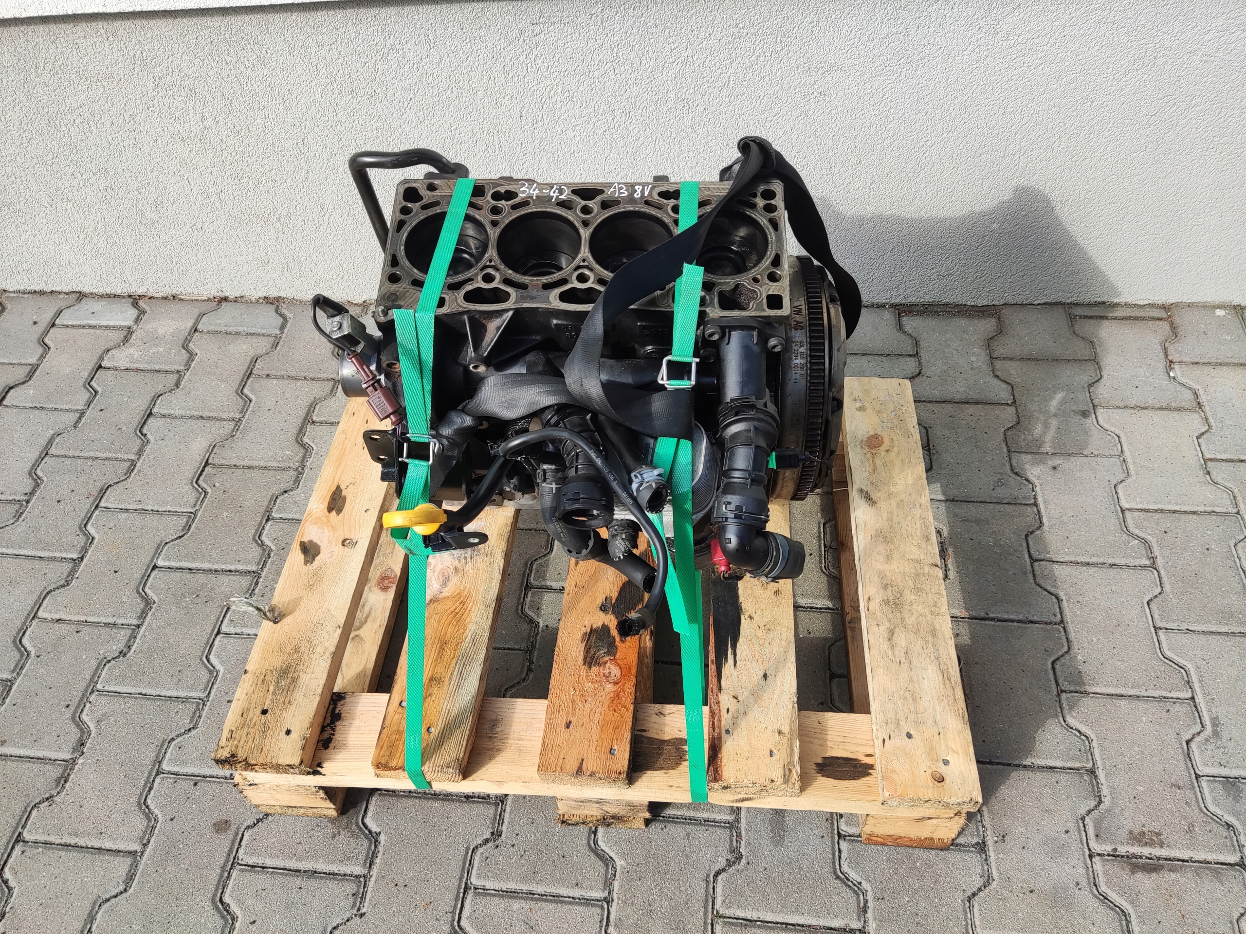 BLOK MOTORA KLUKA KLUKOVY HRIADEL PIESTY AUDI A3 8V 1.6 TDI CRK 2012-2016