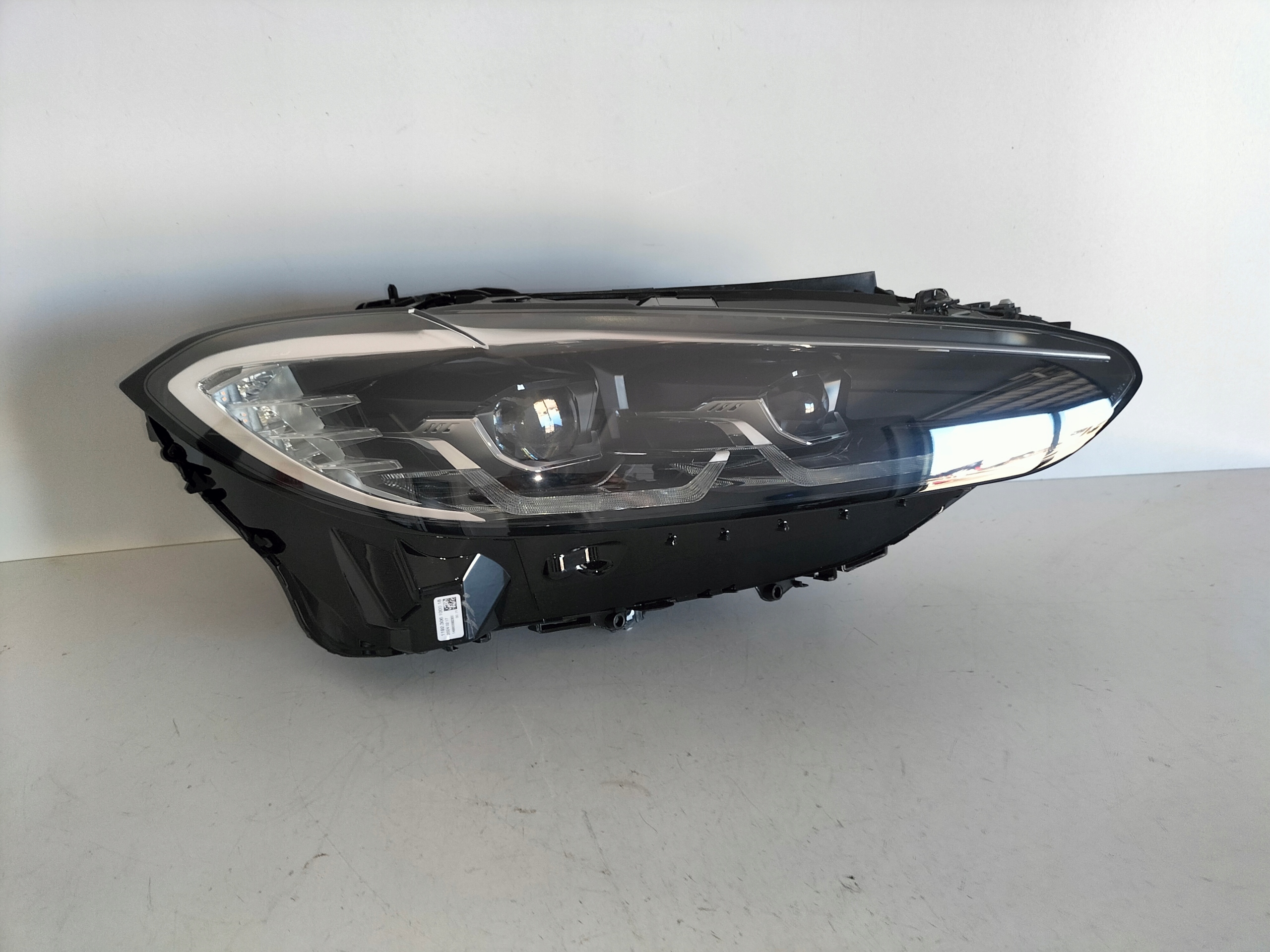 PRAVE PREDNE SVETLO BMW 4 G22 G23 G26 20- FULL LED