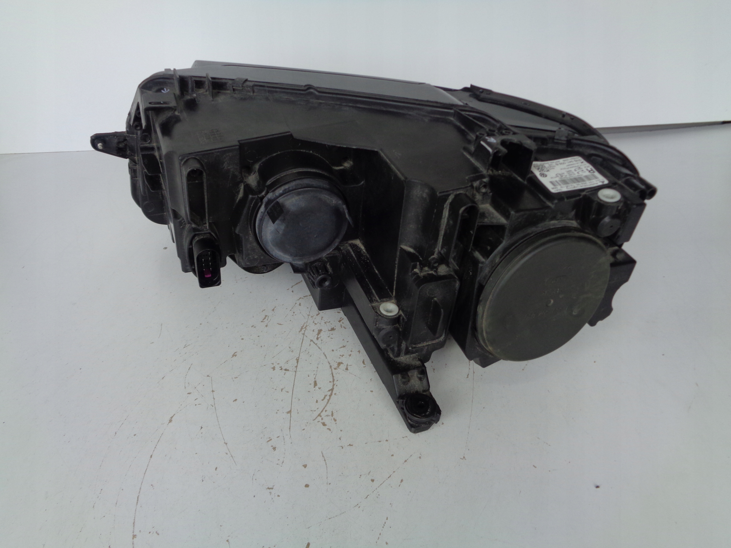 PRAVE PREDNE SVETLO VW TIGUAN 5NA 16-