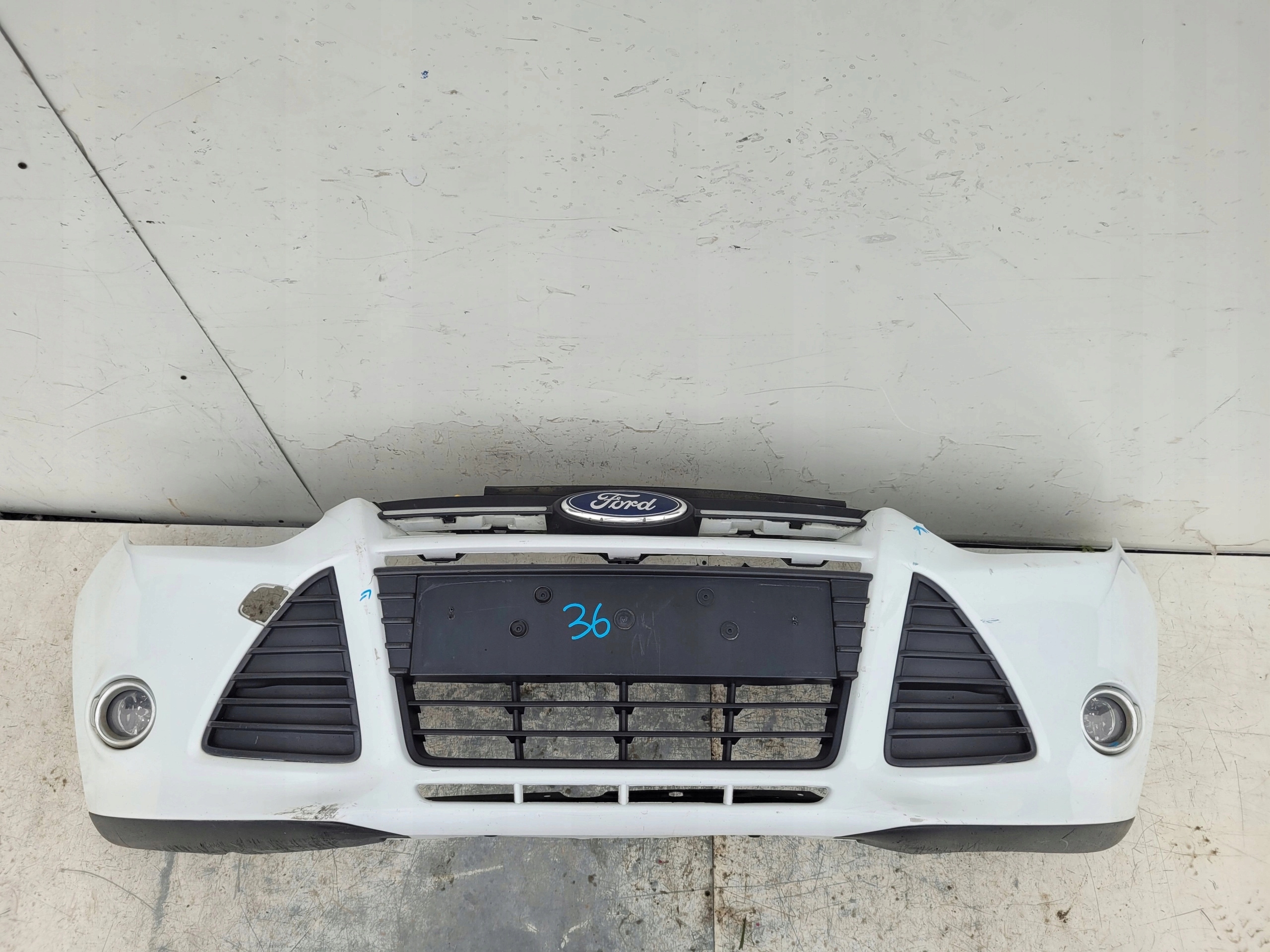 FORD FOCUS MK3 PREDNÝ NÁRAZNÍK
