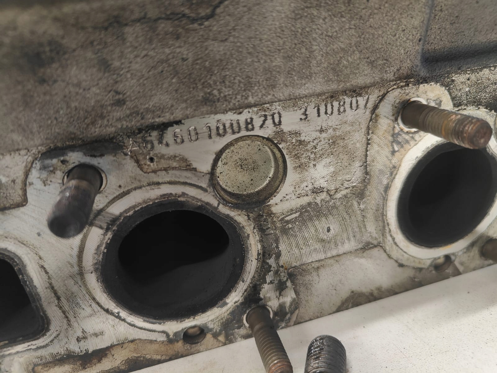 MERCEDES w204 w211 w209 2.2 diesel om646 A6460100820 HLAVA MOTORA VAČKY