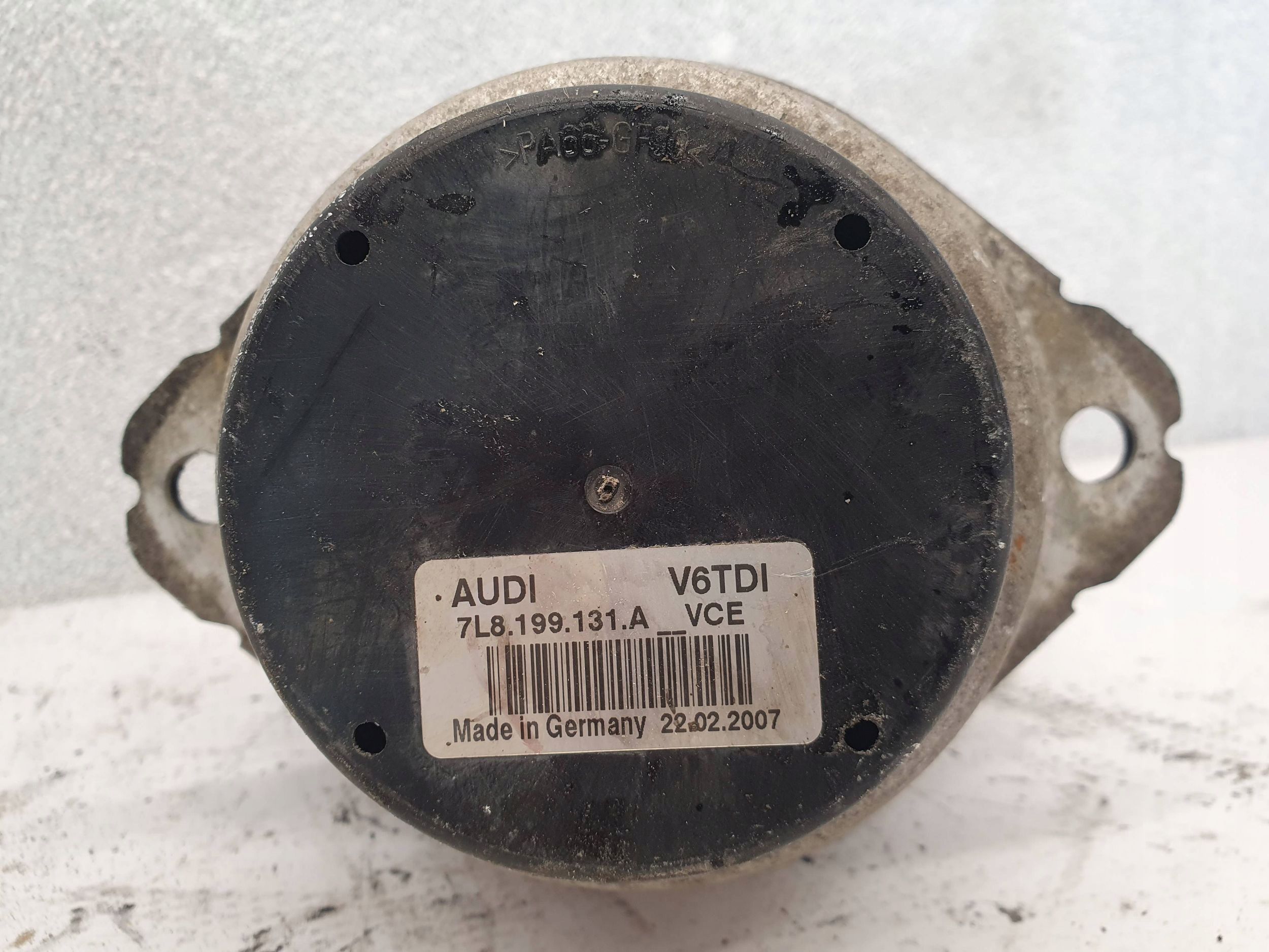 Audi Q7 4L 3.0 tdi 7L8199131A SILENBLOK DRZIAK MOTORA PRAVY