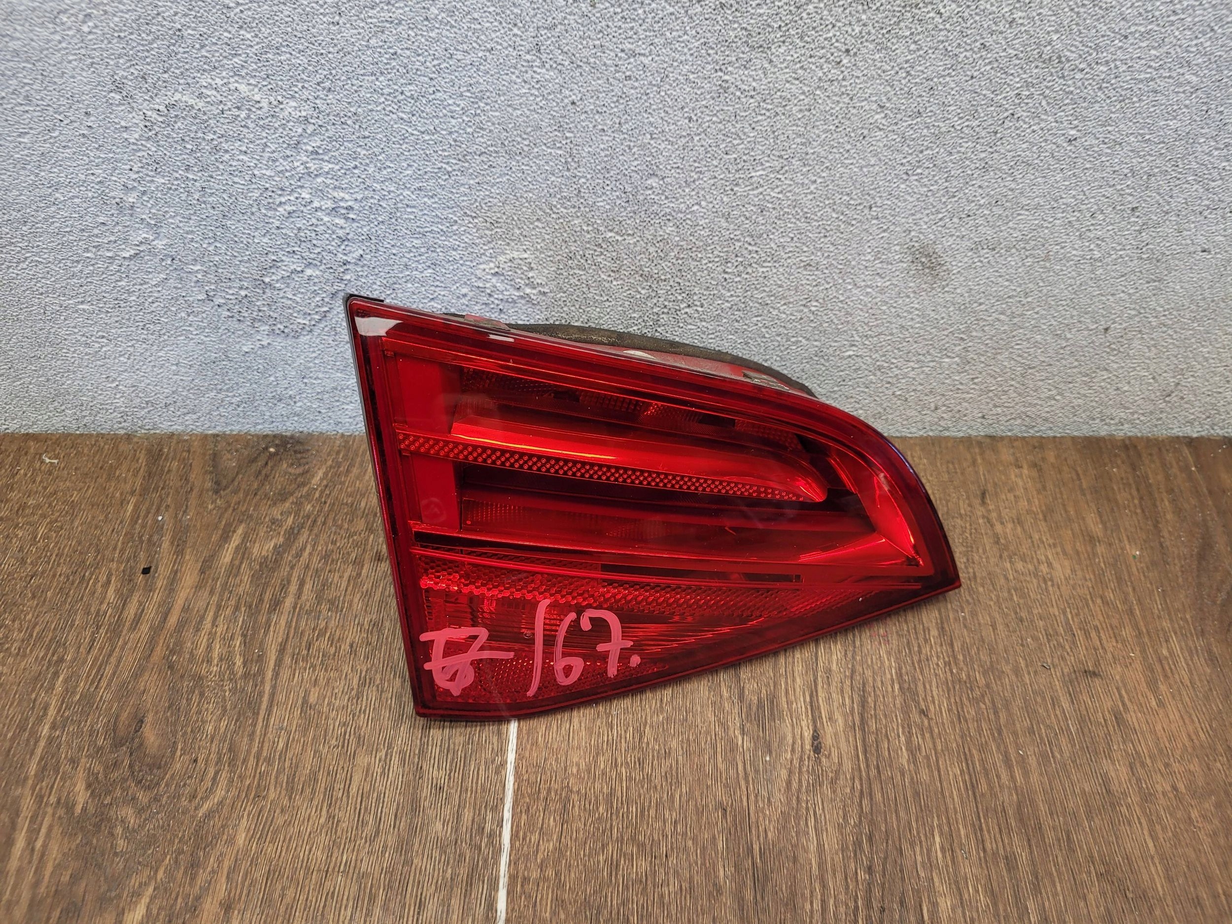 Audi A4 S4 B8 8K kombi 8K9945093 ĽAVÉ ZADNÉ SVETLO