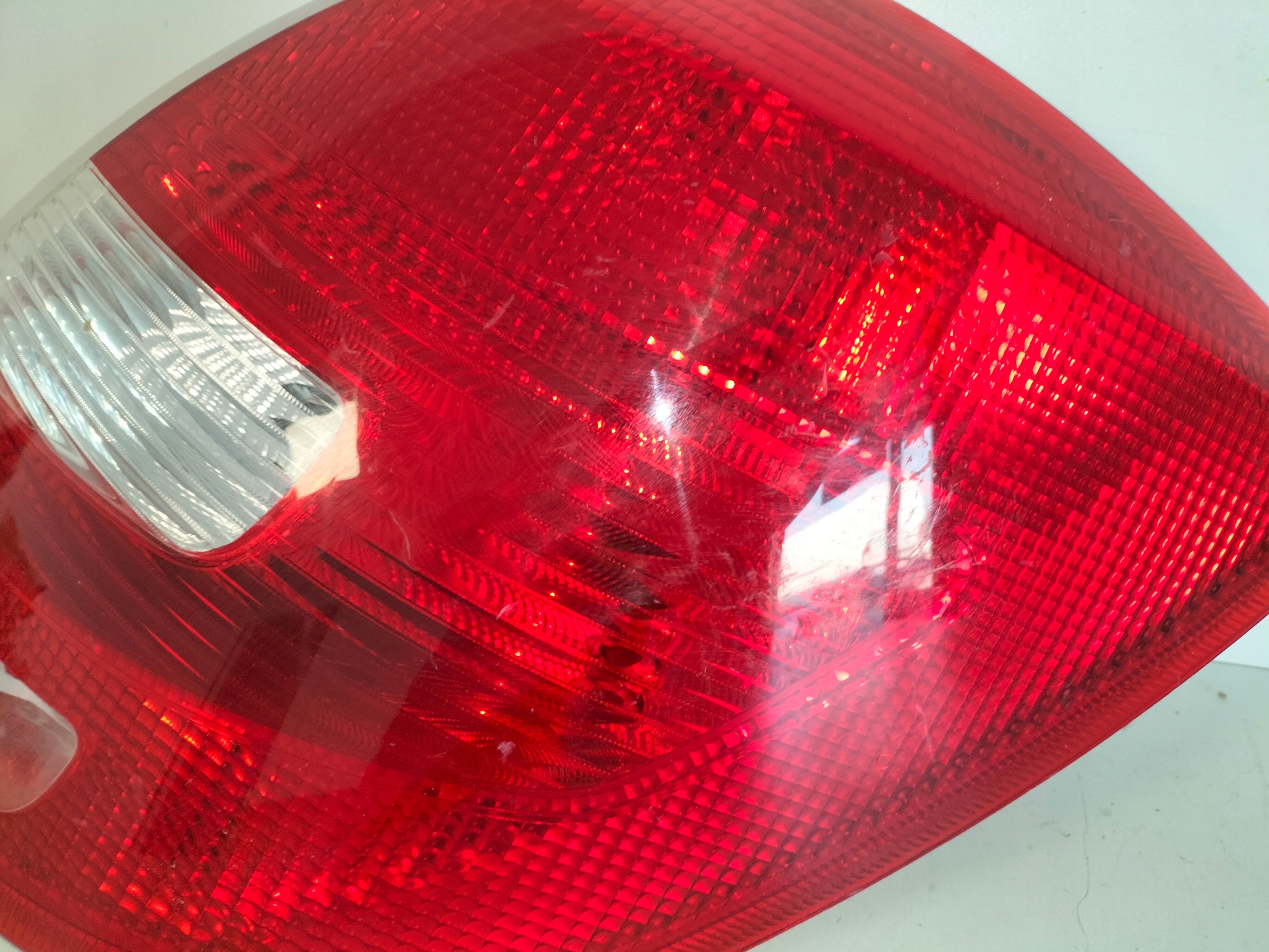 PRAVE ZADNE SVETLO SKODA FABIA II 07-14 HB KOMBI