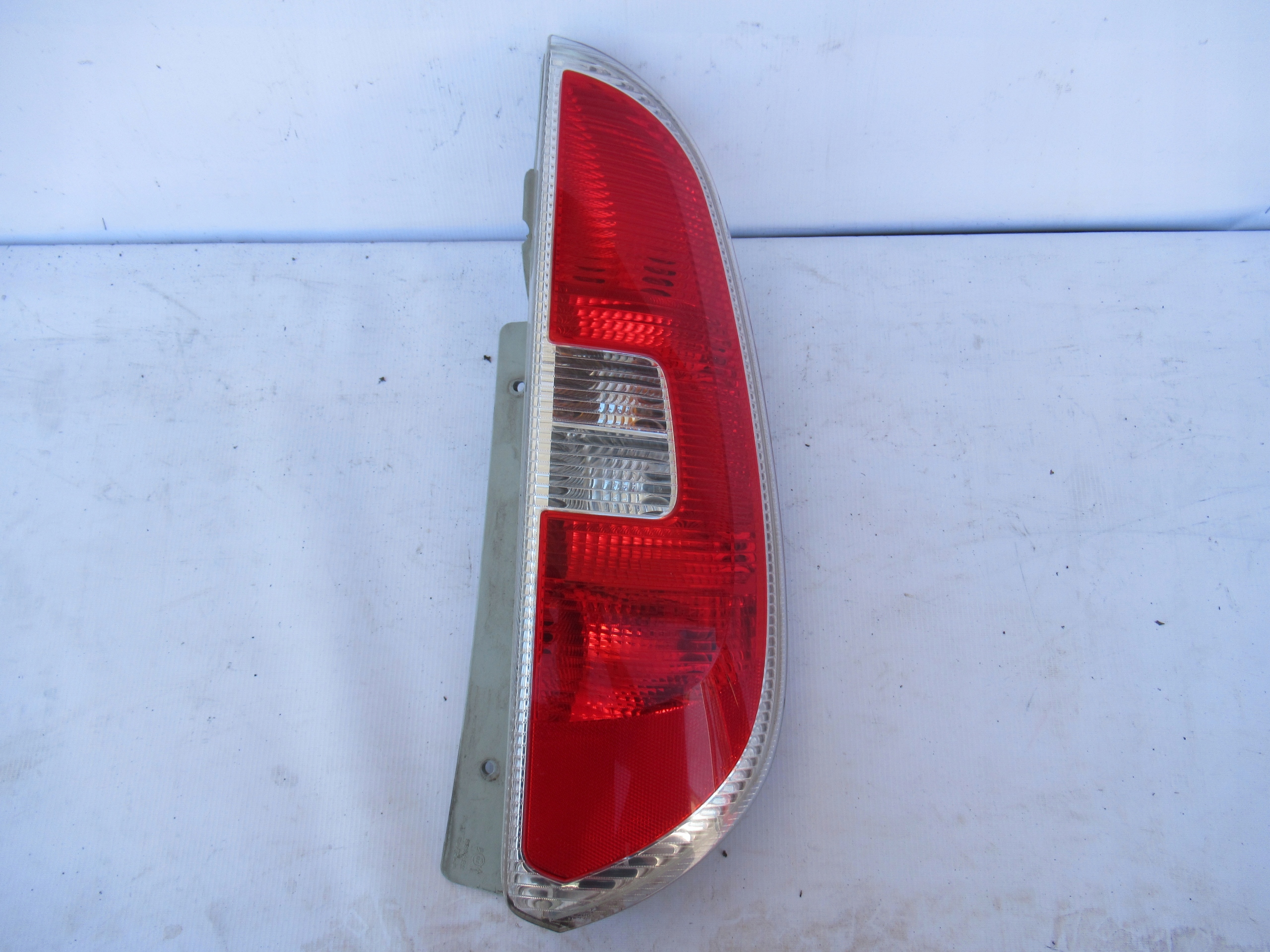 PRAVÉ ZADNÉ SVETLO SKODA ROOMSTER