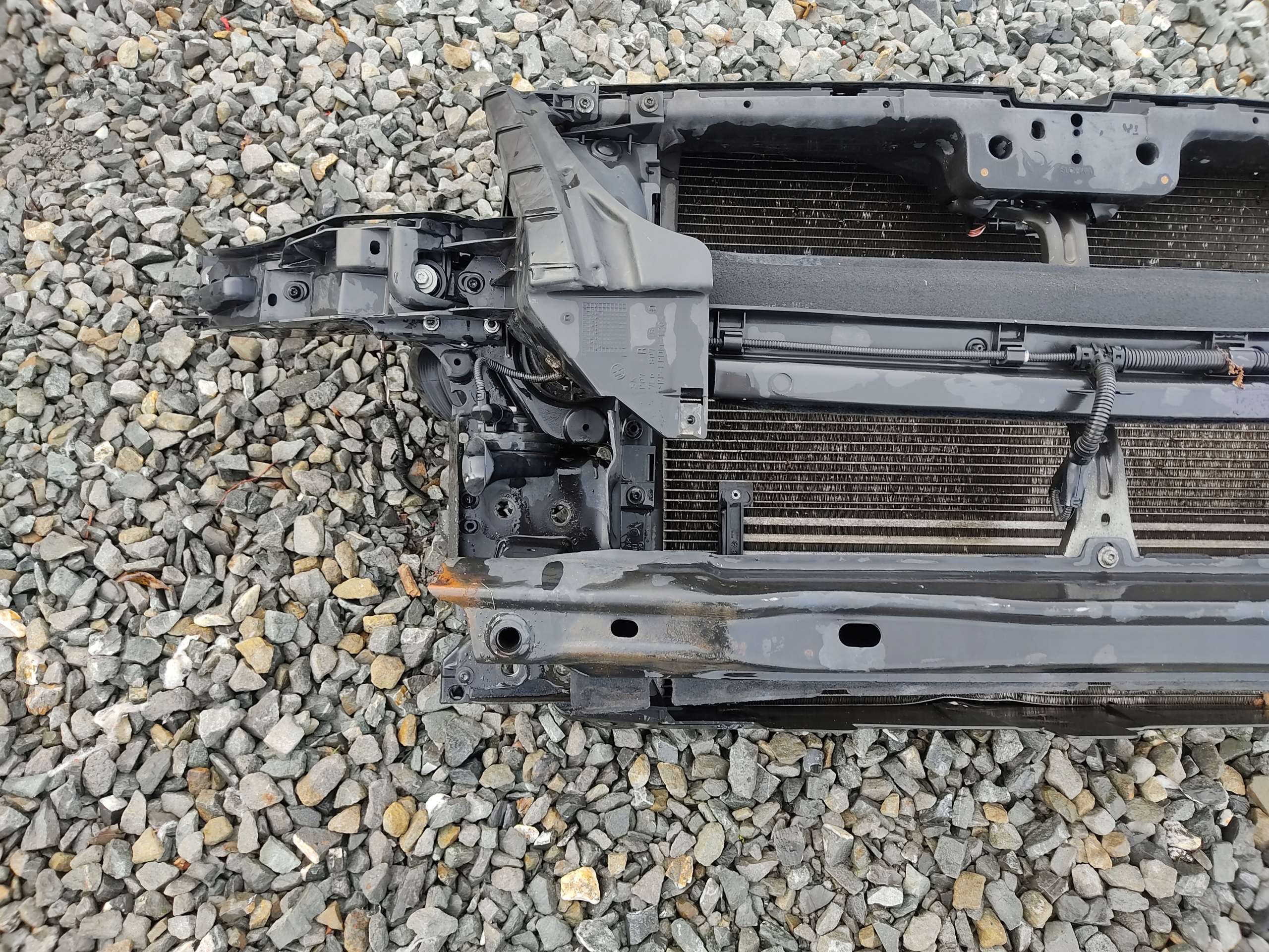 PREDNE CELO VYSTUHA CHLADICE SAHARA TOUAREG 7L 2.5 TDI
