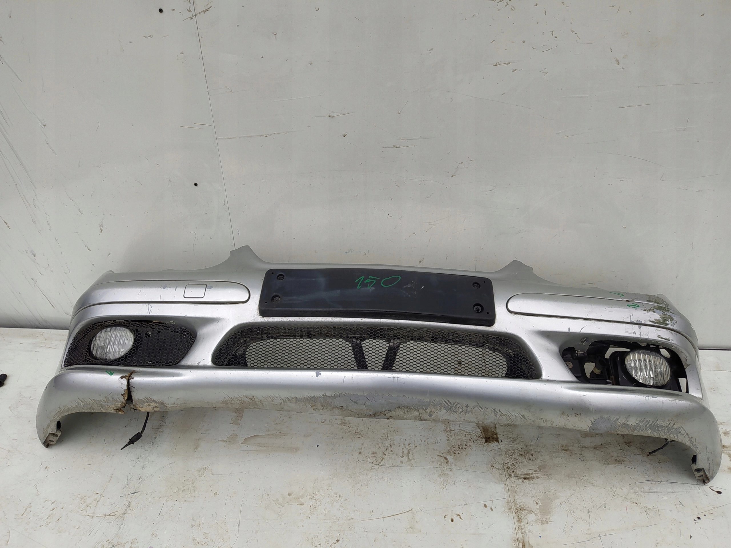 PREDNÝ NÁRAZNÍK MERCEDES w203 sportcoupe amg