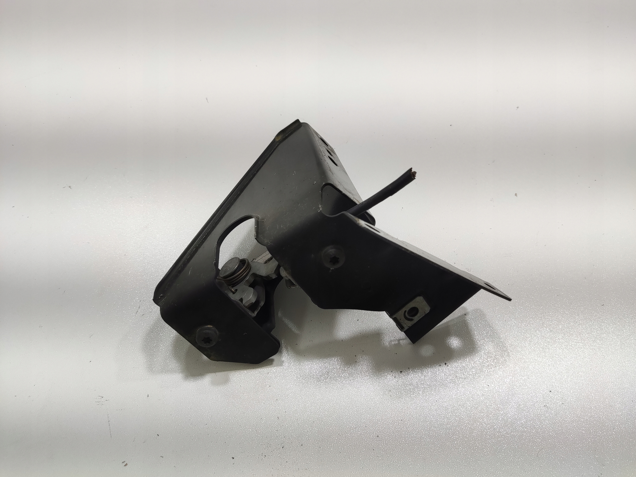 ZAMOK PREDNEJ KAPOTY LAVY BMW E92 E93 7116705 2009-2012 LIFT
