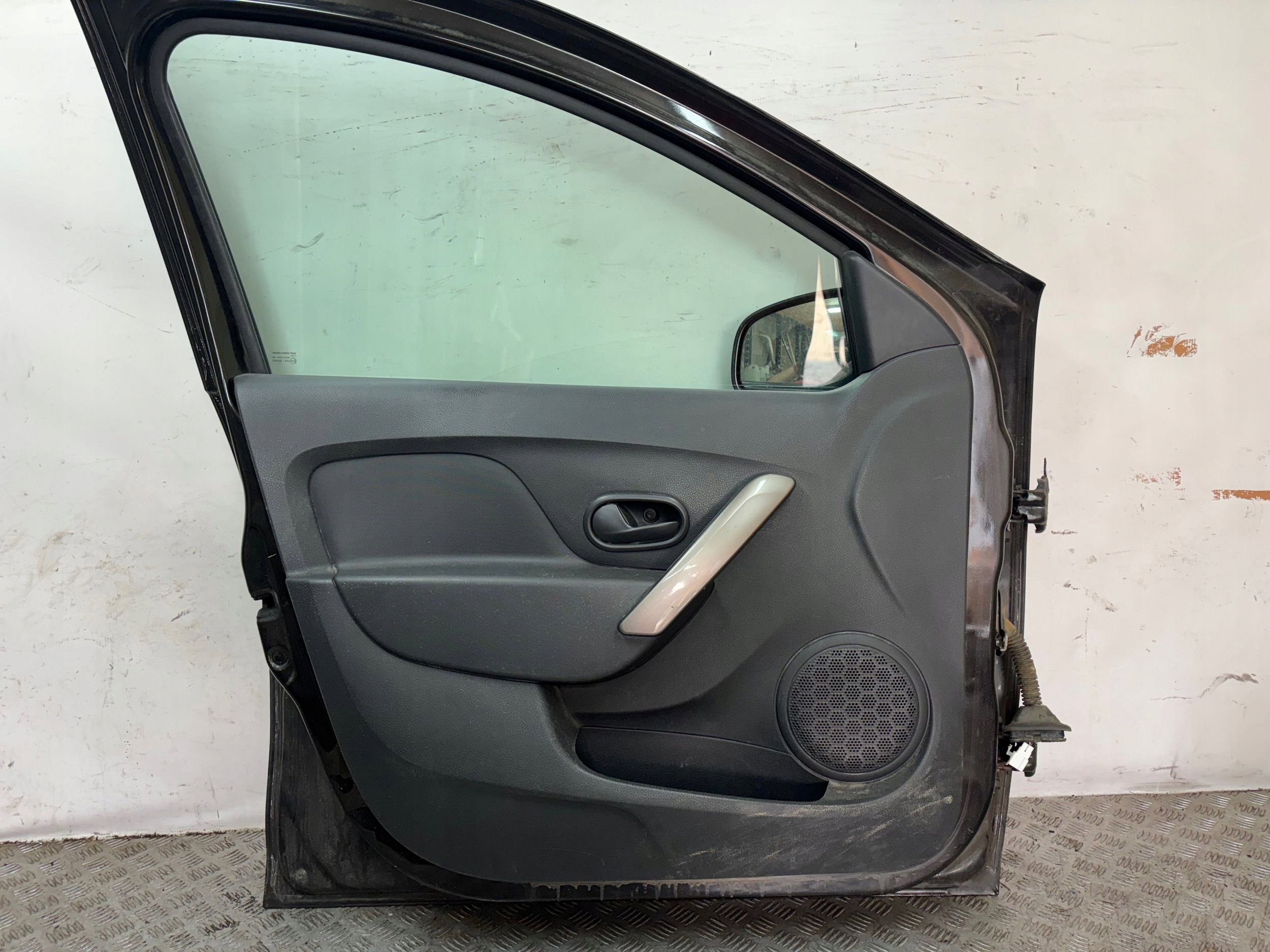 ĽAVÉ PREDNÉ DVERE DACIA LOGAN II 2 12-