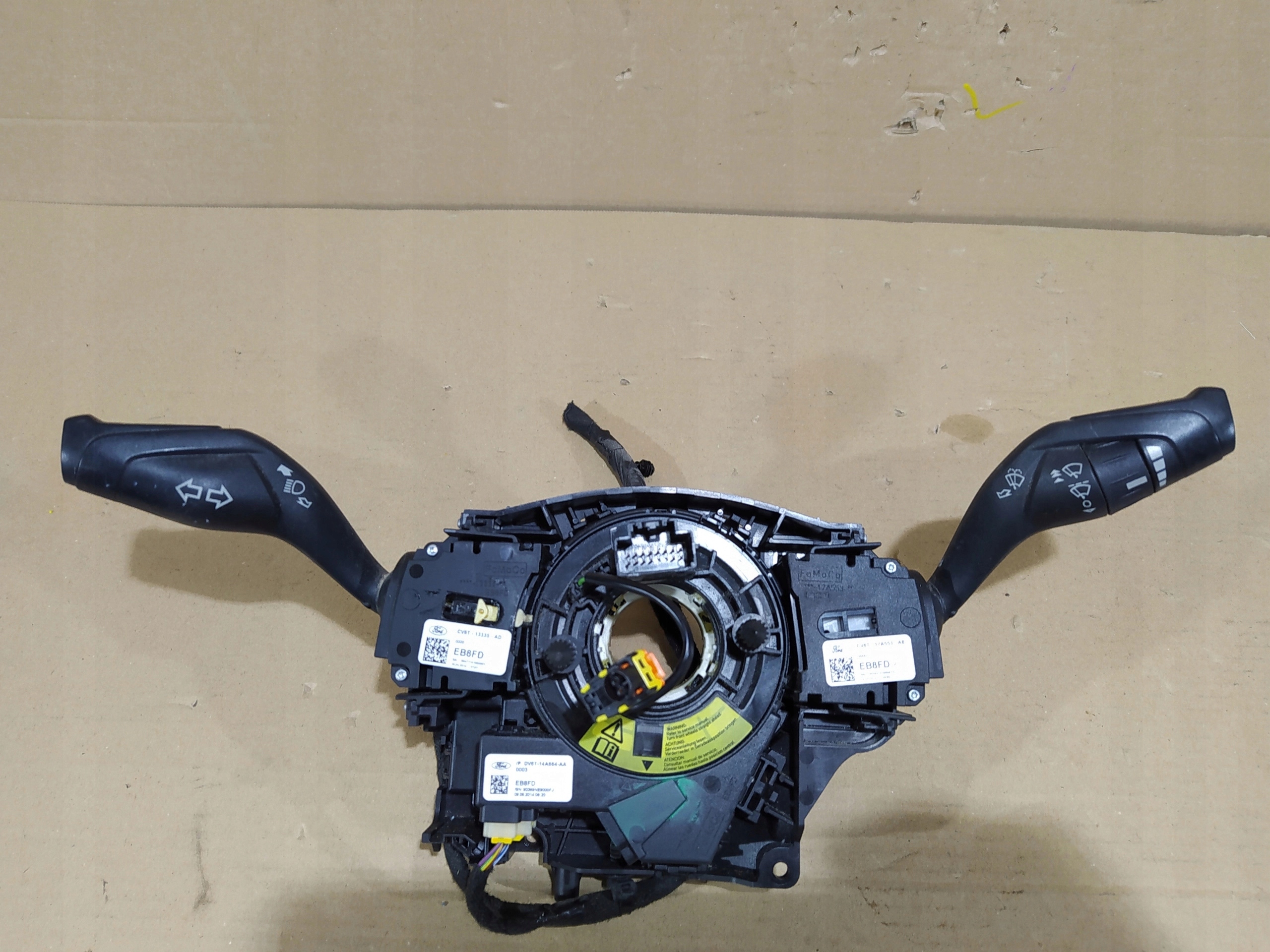 ford transit connect mk2 PÁČKY POD VOLANT