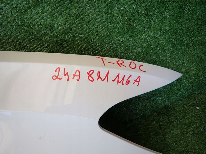 VW T-ROC TROC PRAVY PREDNY BLATNIK