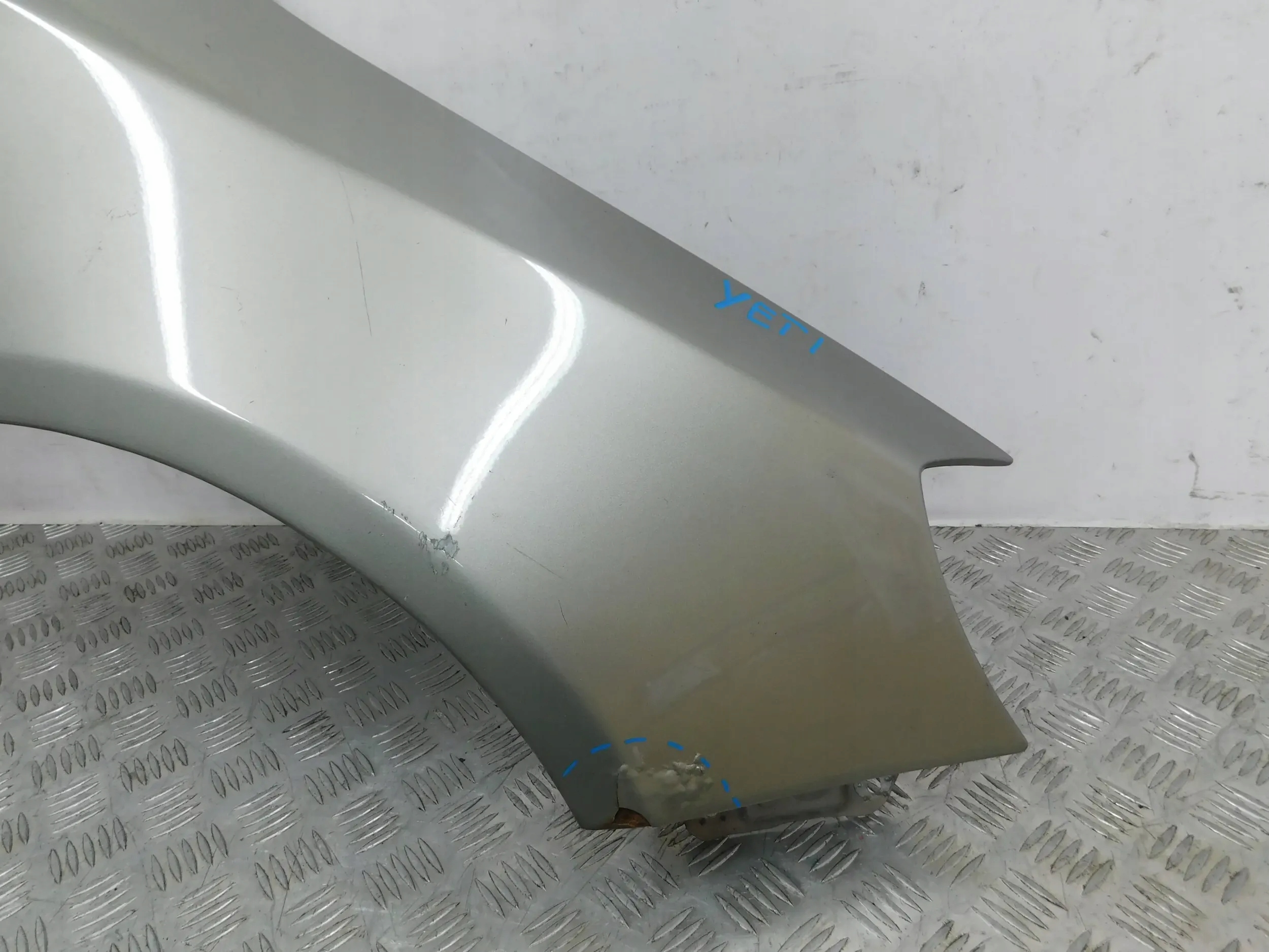 BLATNIK PREDNÝ PRAVY SKODA FABIA II ROOMSTER