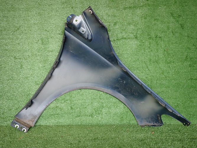 MERCEDES W247 247 B-KLASA 18- ĽAVÝ PREDNÝ BLATNÍK