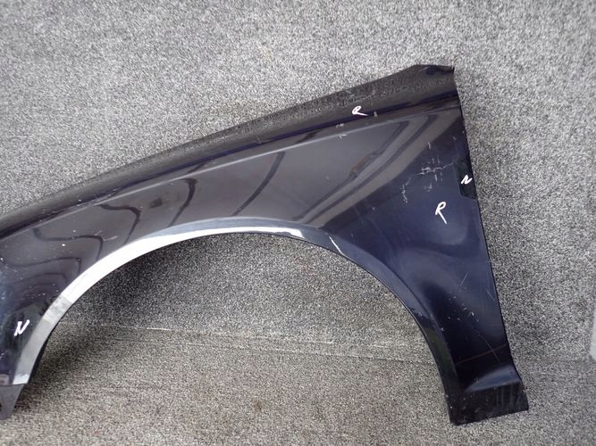 AUDI A6 C6 LIFT 07-11 ĽAVÝ PREDNÝ BLATNÍK