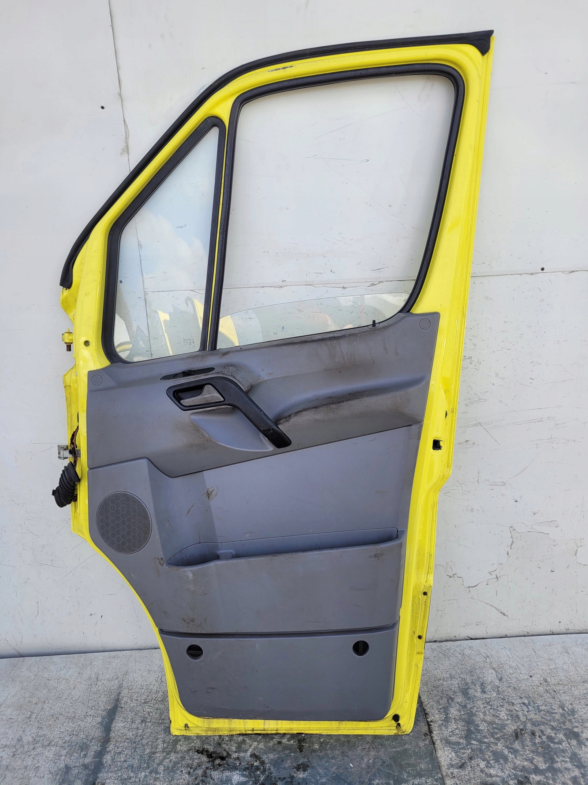 MERCEDES SPRINTER 906 CRAFTER DVERE PREDNÉ PRAVÉ