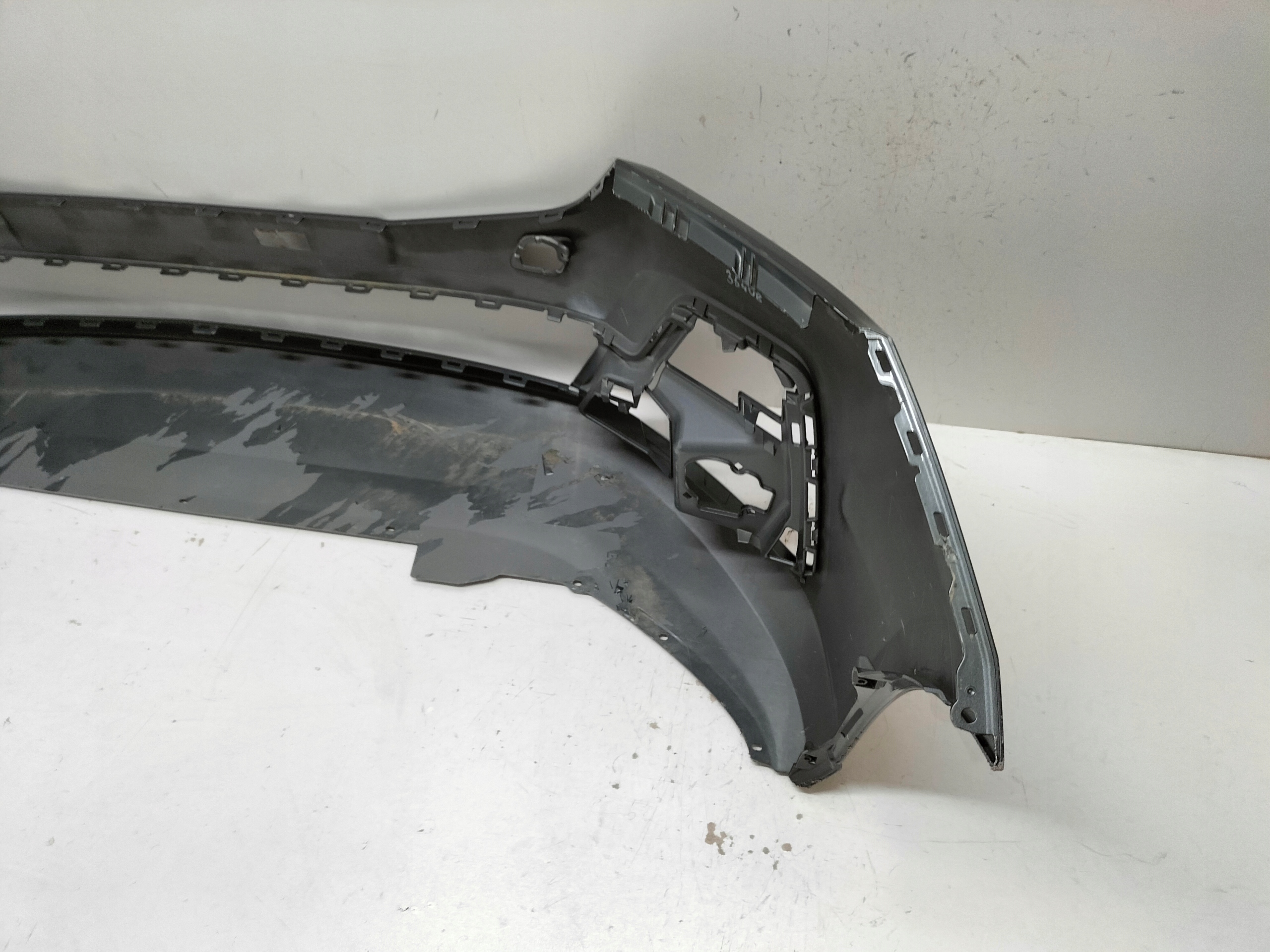 PREDNÝ NÁRAZNÍK FORD TRANSIT CONNECT III MK3 22-