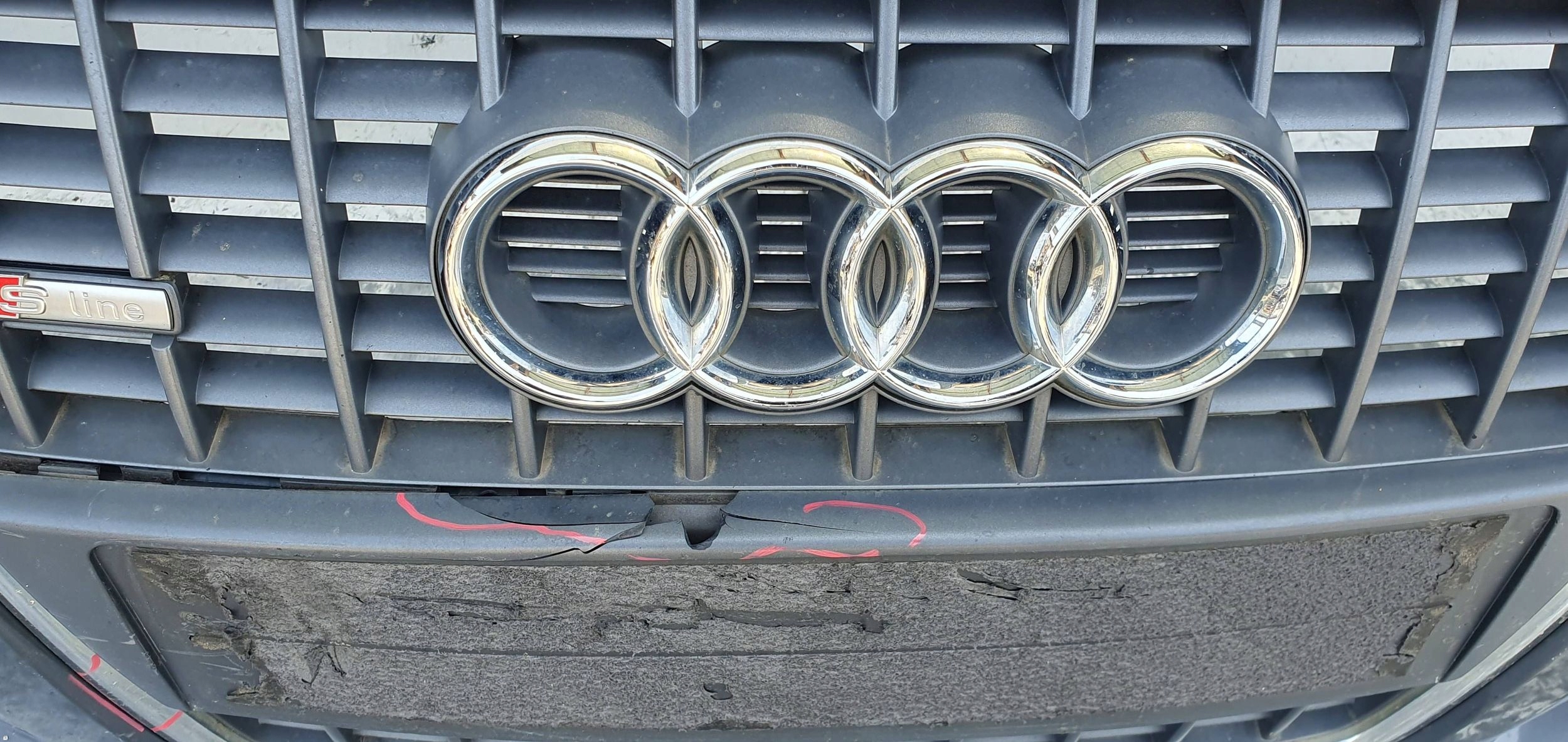Audi A3 8P S-LINE S-LINE 05-07 PREDNÝ NÁRAZNÍK 8P4807437