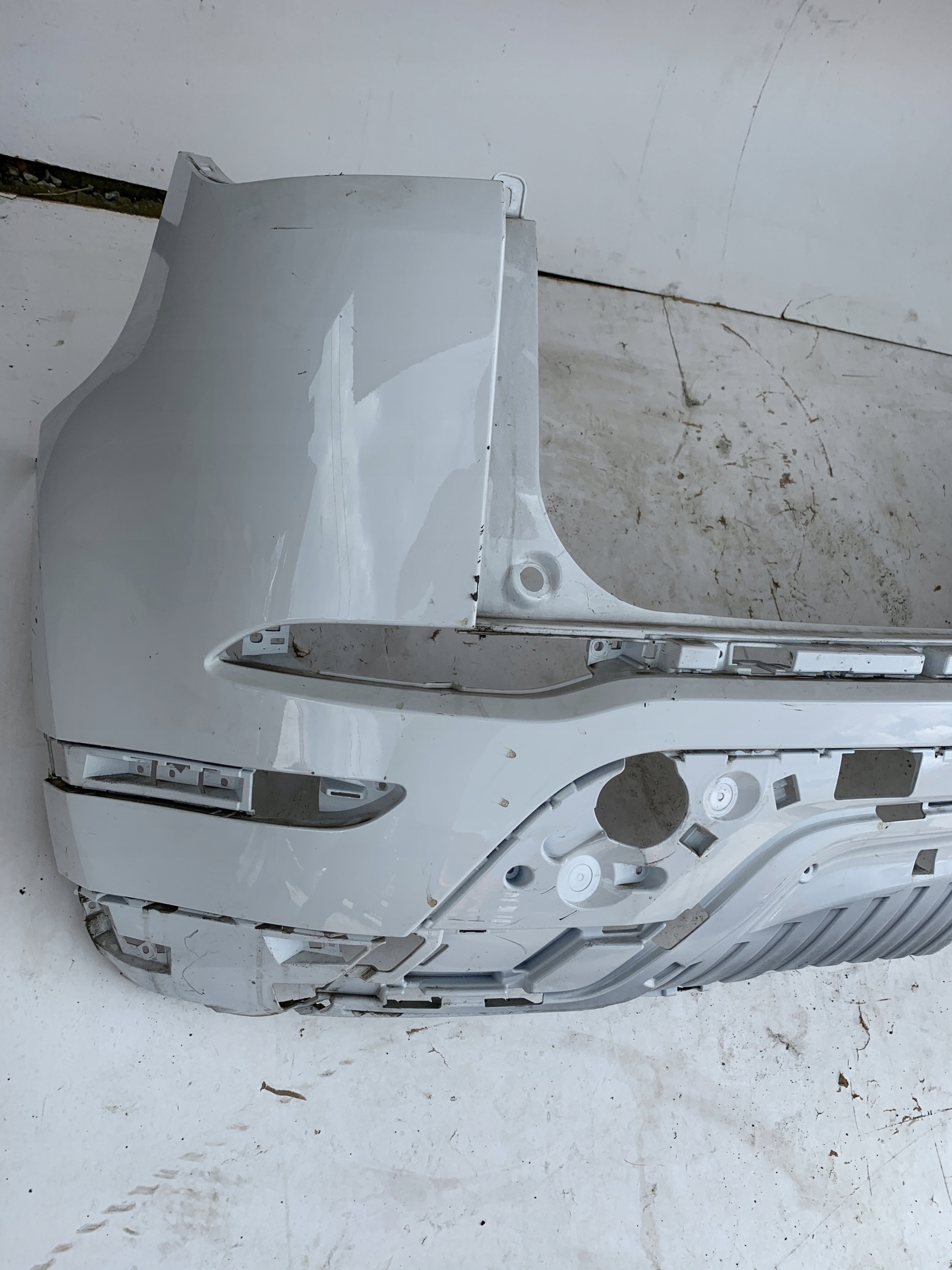 ZADNÝ NÁRAZNÍK RANGE ROVER EVOQUE II