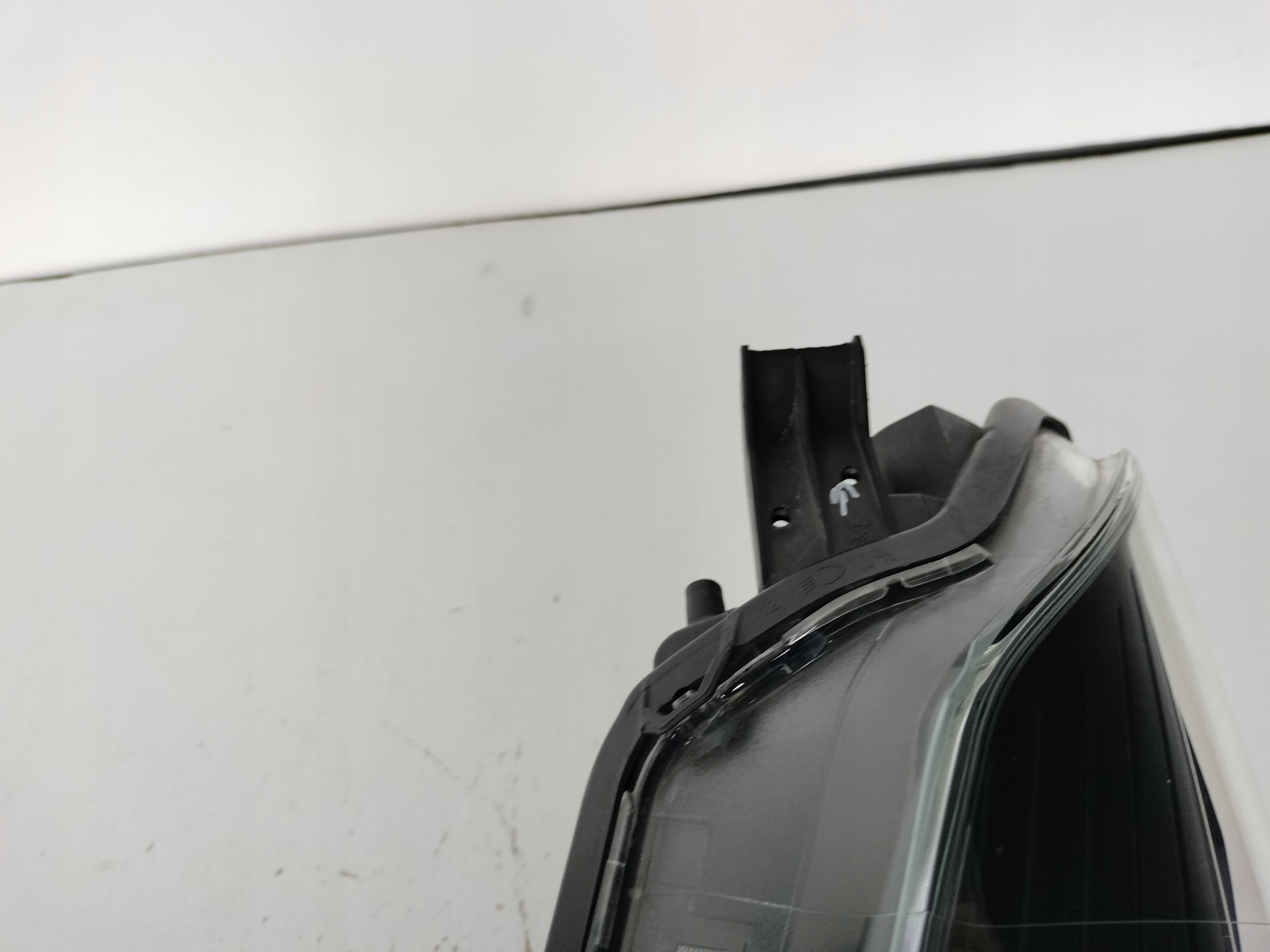 LAVE PREDNE SVETLO TOYOTA YARIS III 17- LIFT