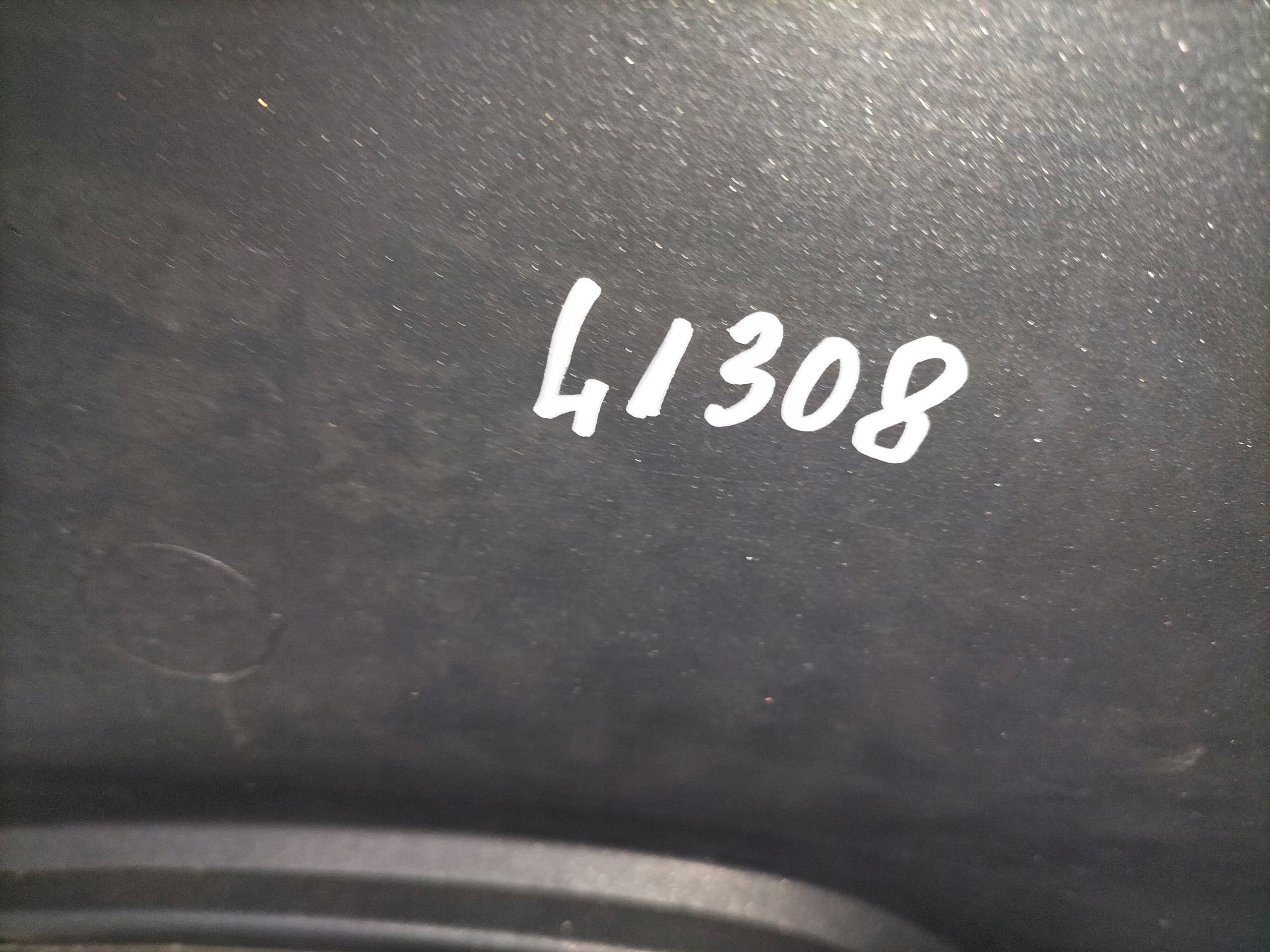 PREDNÝ NÁRAZNÍK FORD TRANSIT COURIER LIFT 17-