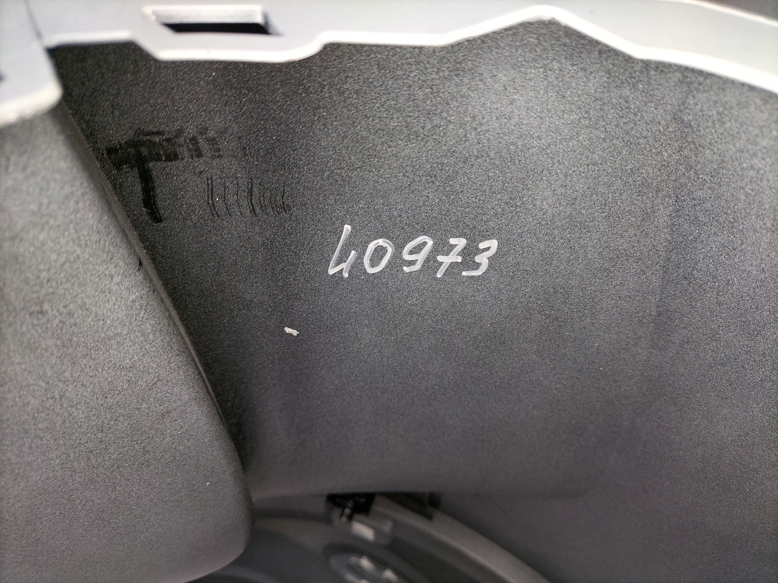ZADNÝ NÁRAZNÍK VW GOLF 8 VIII 20-24 KOMBI R20 R-TYP