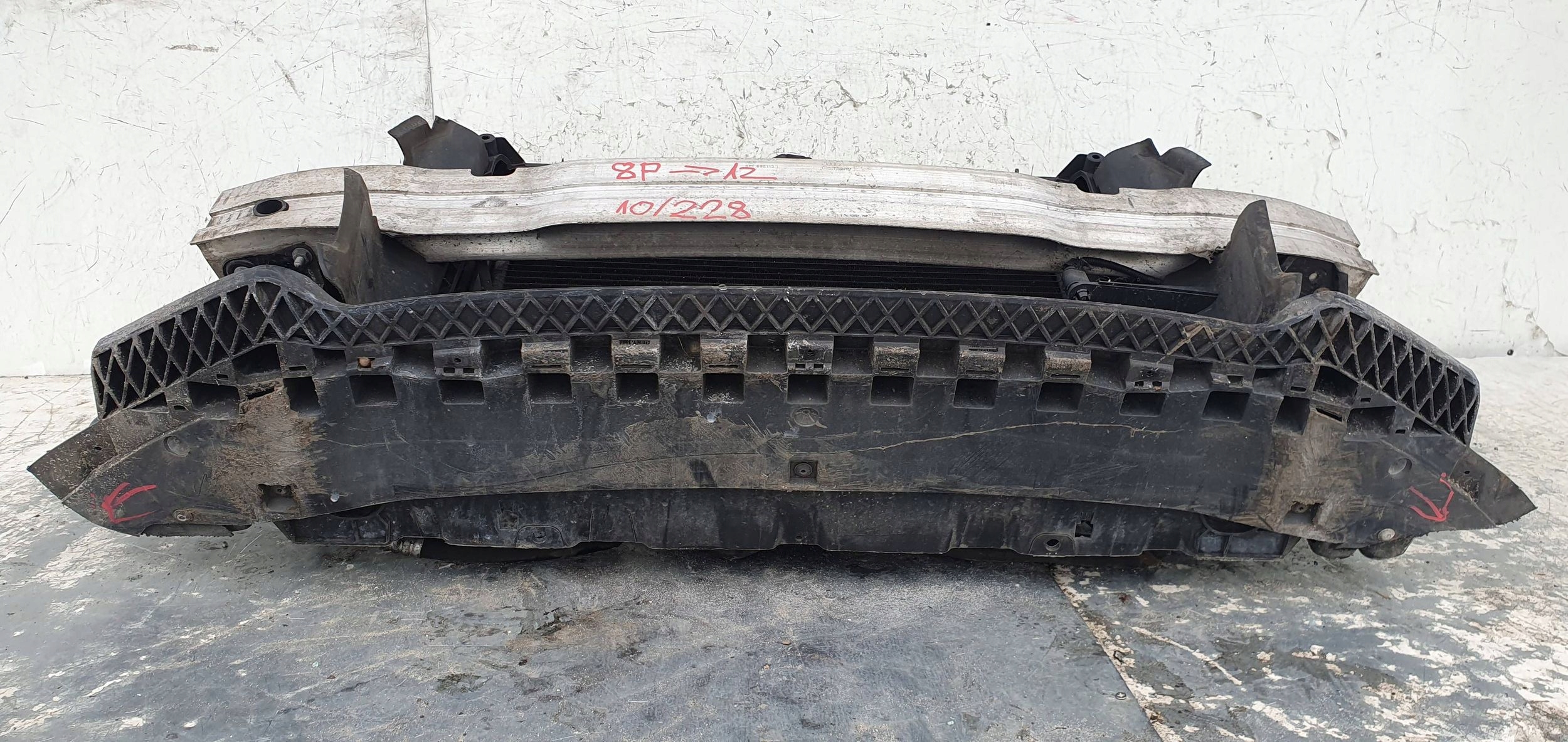 Audi A3 lift 8P 1.6 fsi 08-012 8P0805594C PREDNE CELO