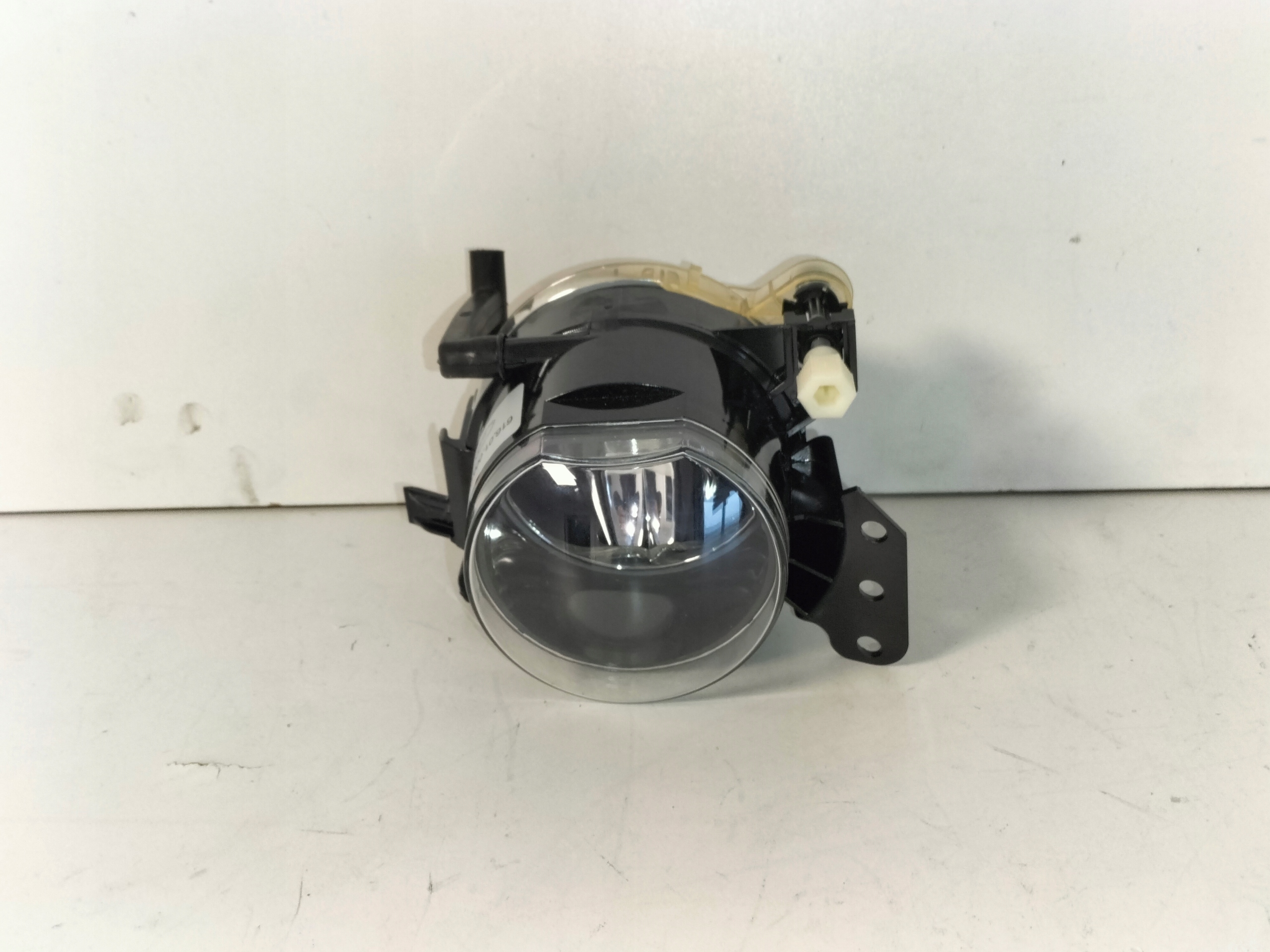 PRAVÁ PREDNÁ HMLOVKA BMW 3 E90 04- BMW 5 E60 03- BMW X3 E84 04-06 M