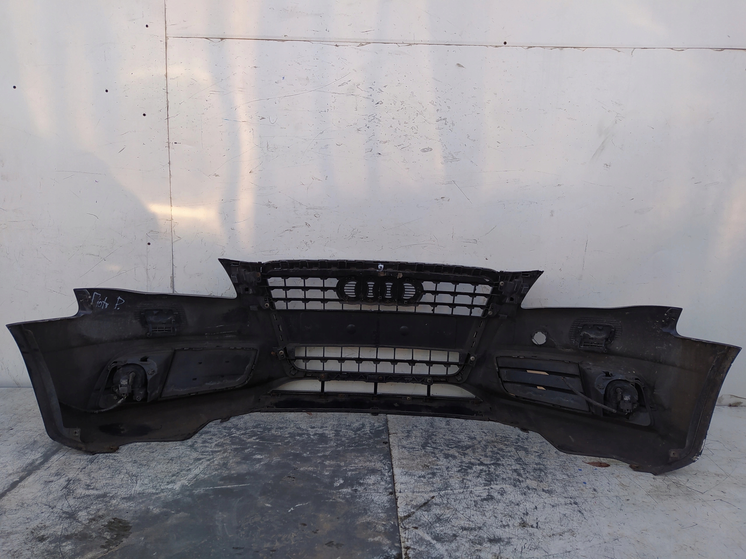 AUDI A4 B8 XENON S-LINE PREDNÝ NÁRAZNÍK