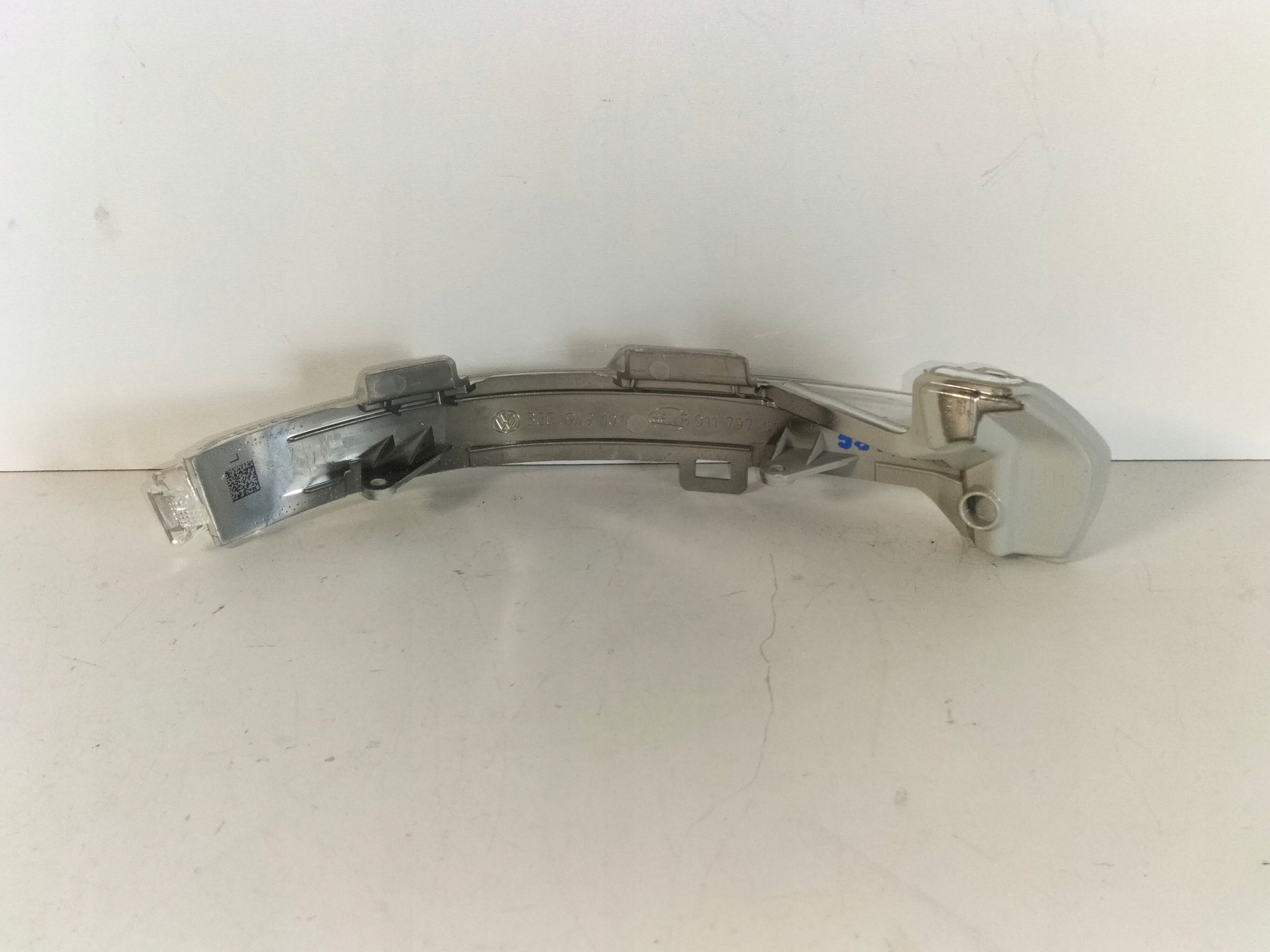 SMEROVKA V LAVOM ZRKADLE VW PASSAT  B8 14-
