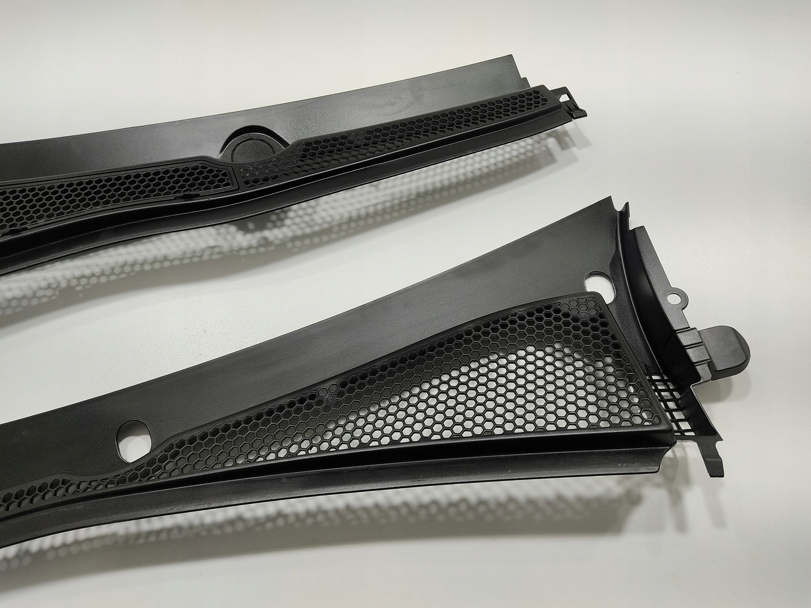 TORPÉDO, PLAST POD STIERAČE – ĽAVÉ PRAVÉ PEUGEOT 2008 I 9673303277 9673303080 2013-2019