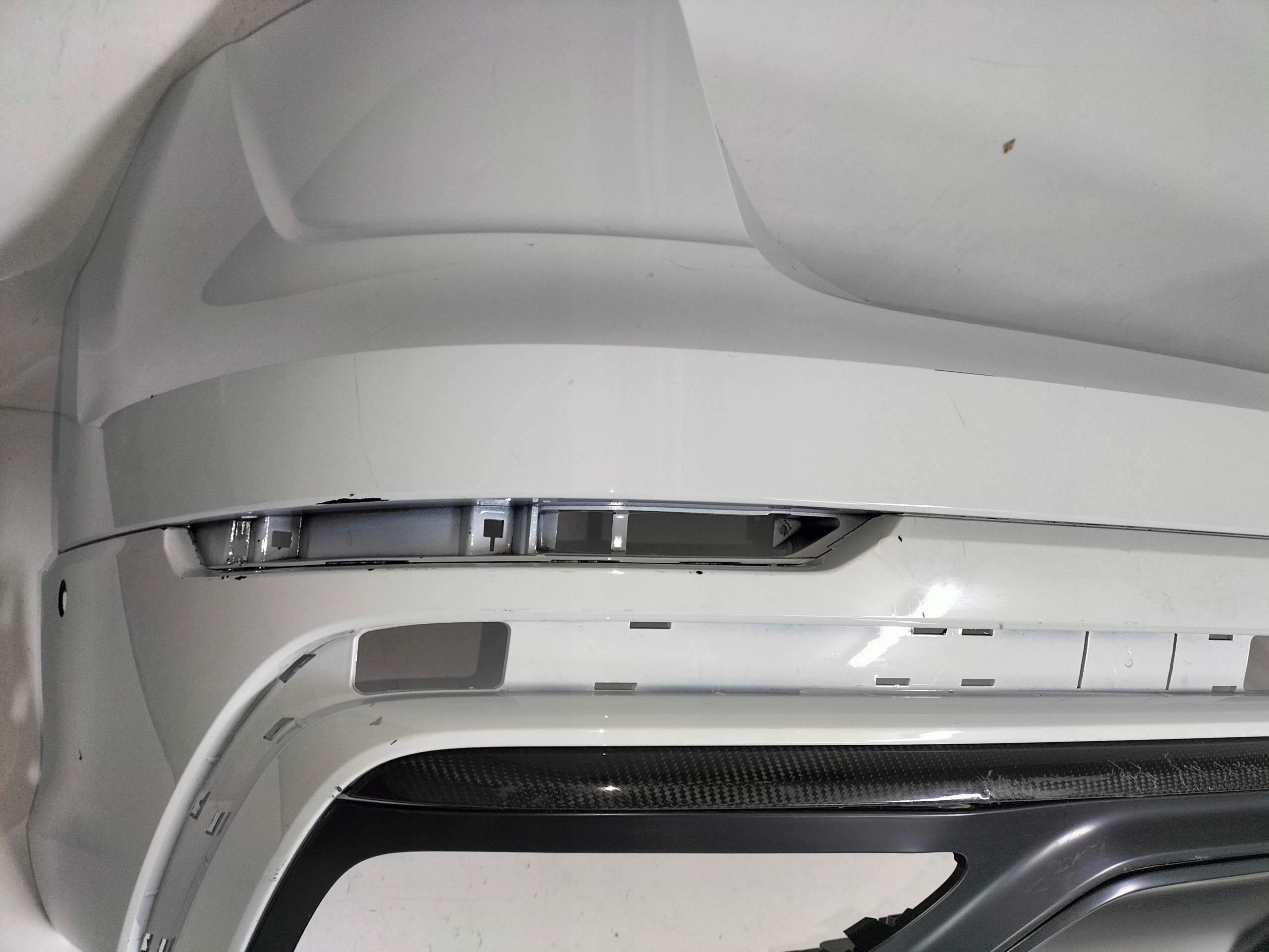 ZADNÝ NÁRAZNÍK AUDI Q8 SQ8 4M8 18- S-LINE