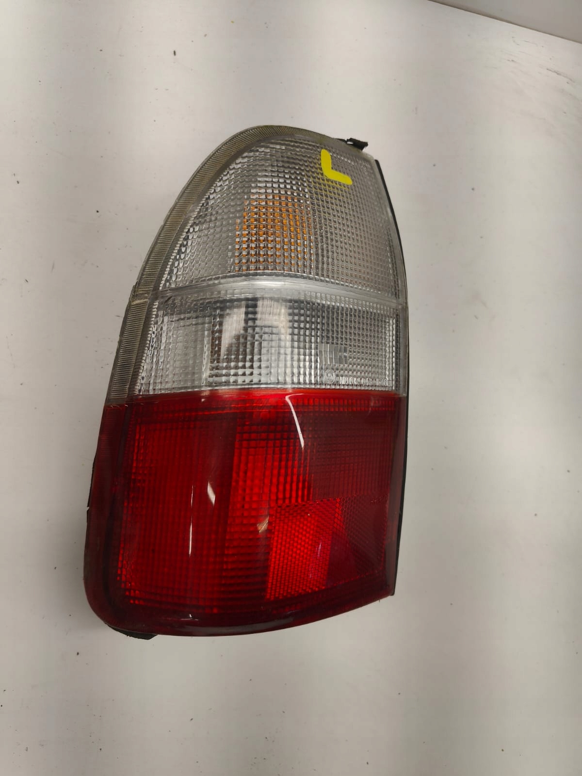 Mitsubishi l200 warrior ZADNE SVETLO ZADNA LAVA