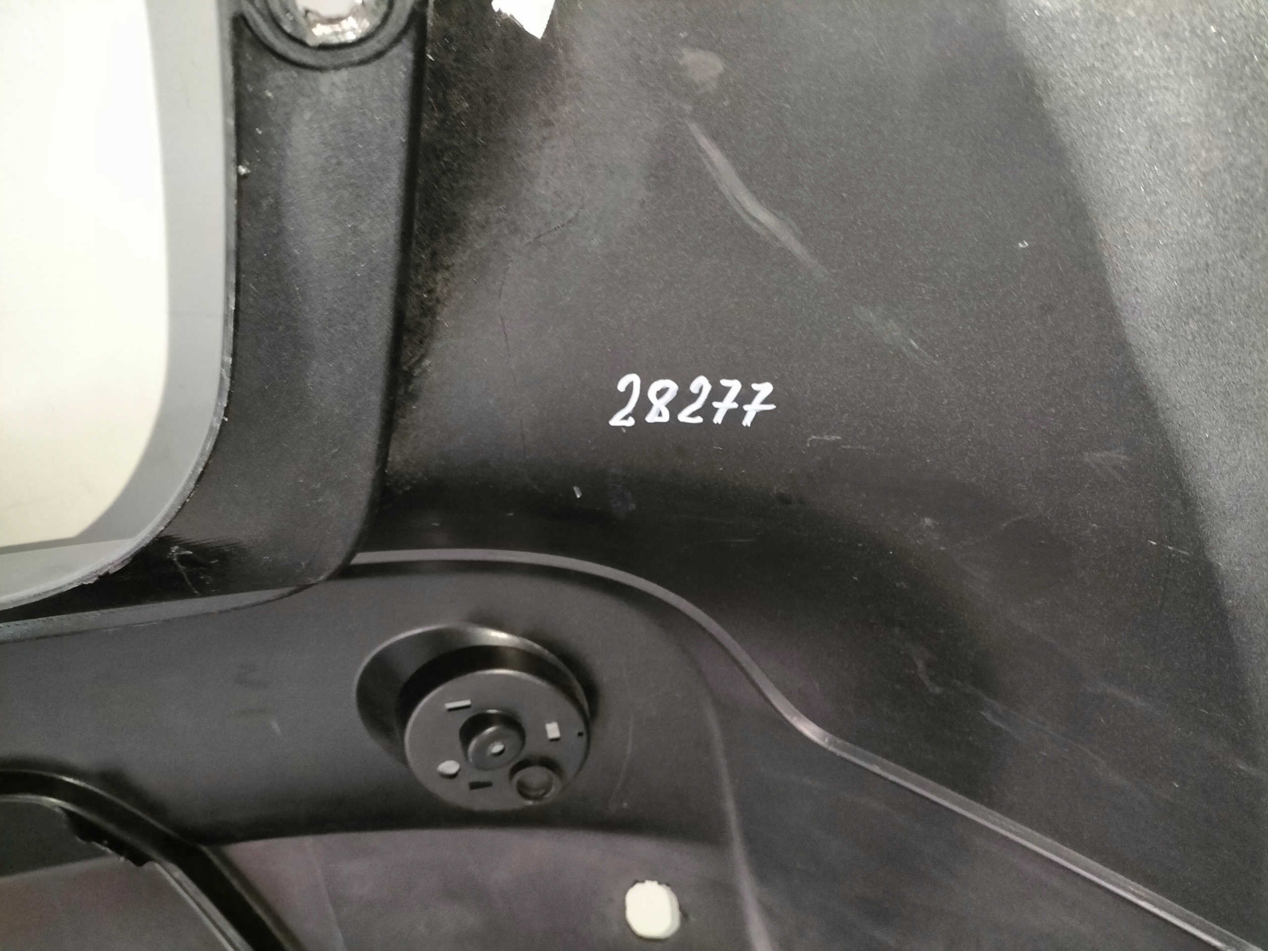 ZADNÝ NÁRAZNÍK NISSAN QASHQAI I 06-09