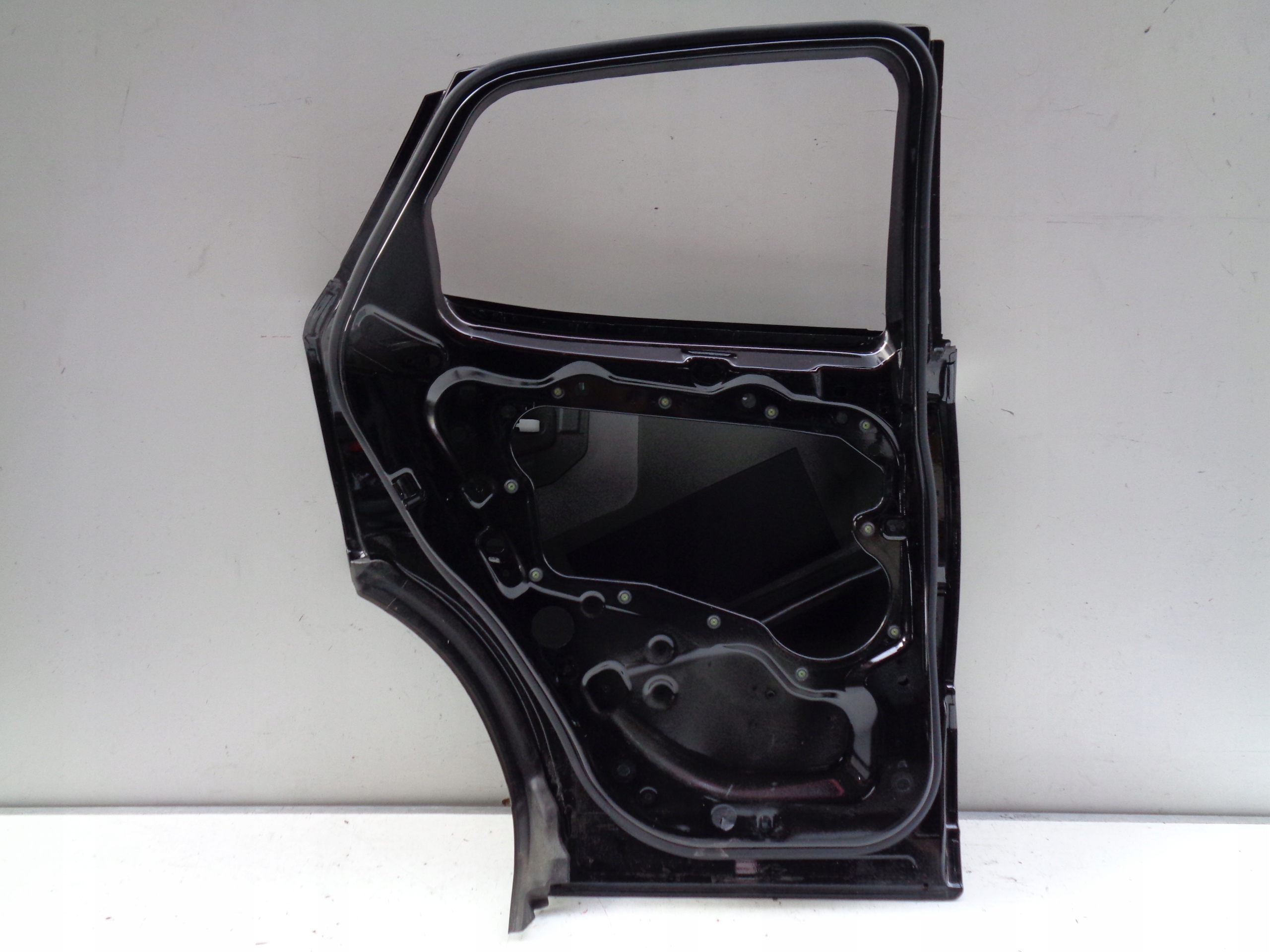 ĽAVÉ ZADNÉ DVERE JAGUAR E-PACE 18- NR 39423