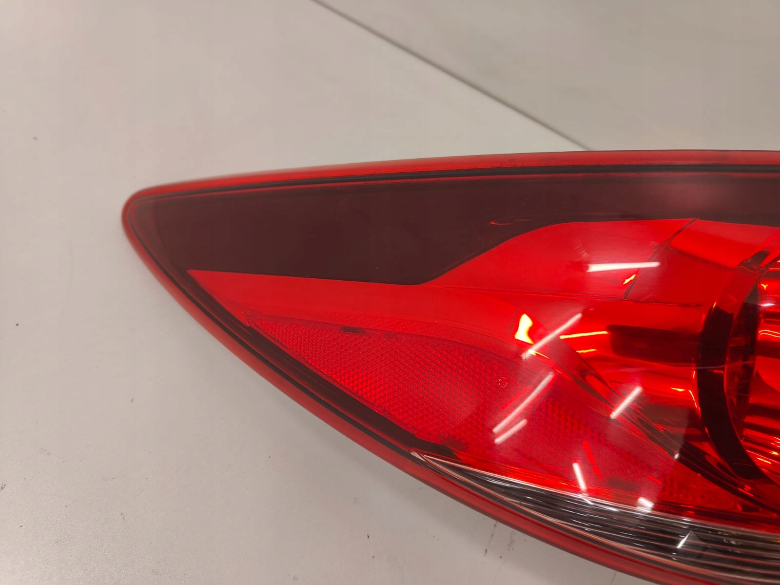 Mazda 6gj oe 220-41957 ghk1-51150 LAVE ZADNE SVETLO