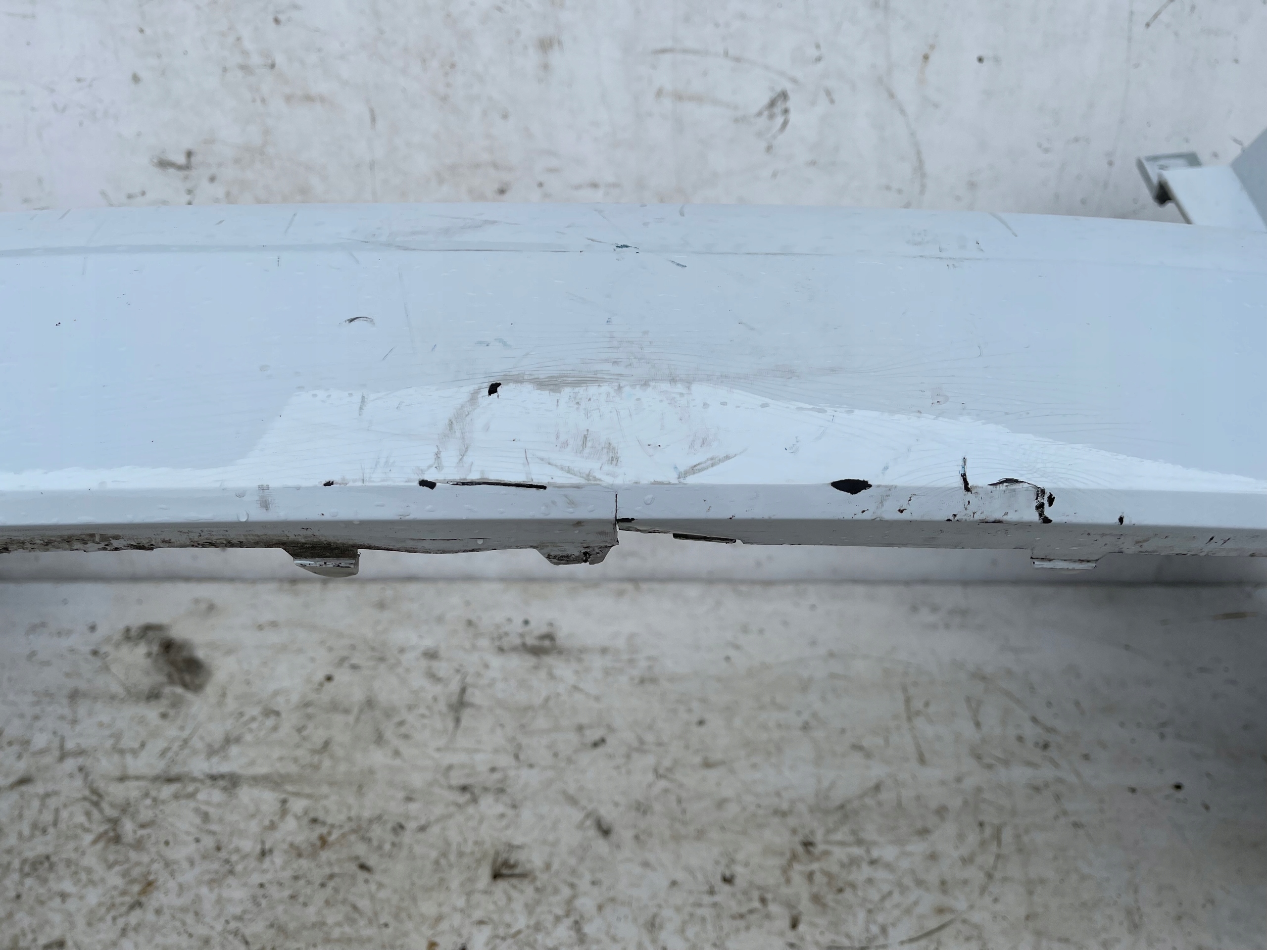 ZADNÝ NÁRAZNÍK Renault Megane 4 IV kombi