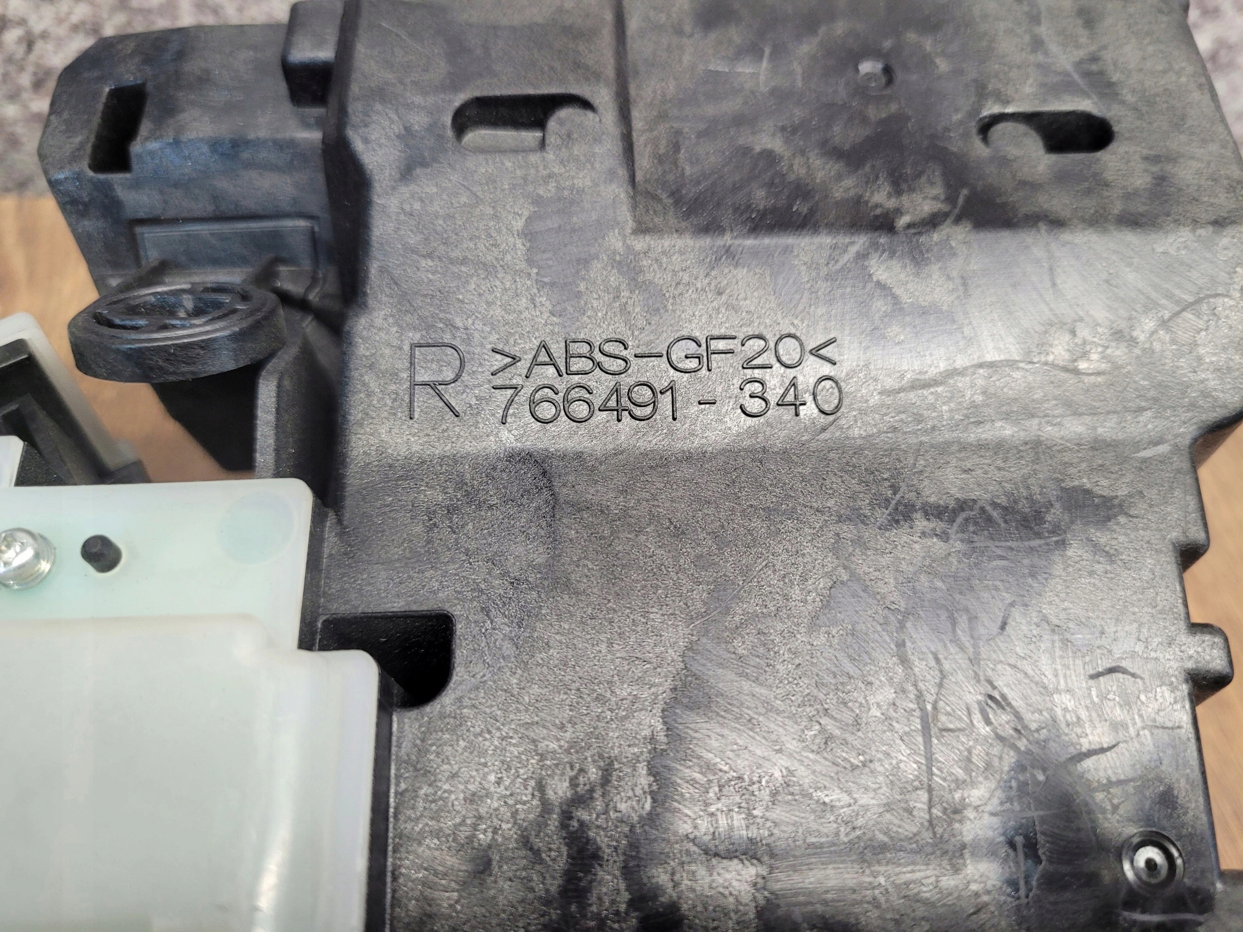TOYOTA PRIUS III HEAD UP 83108-47010 GB VERZIA